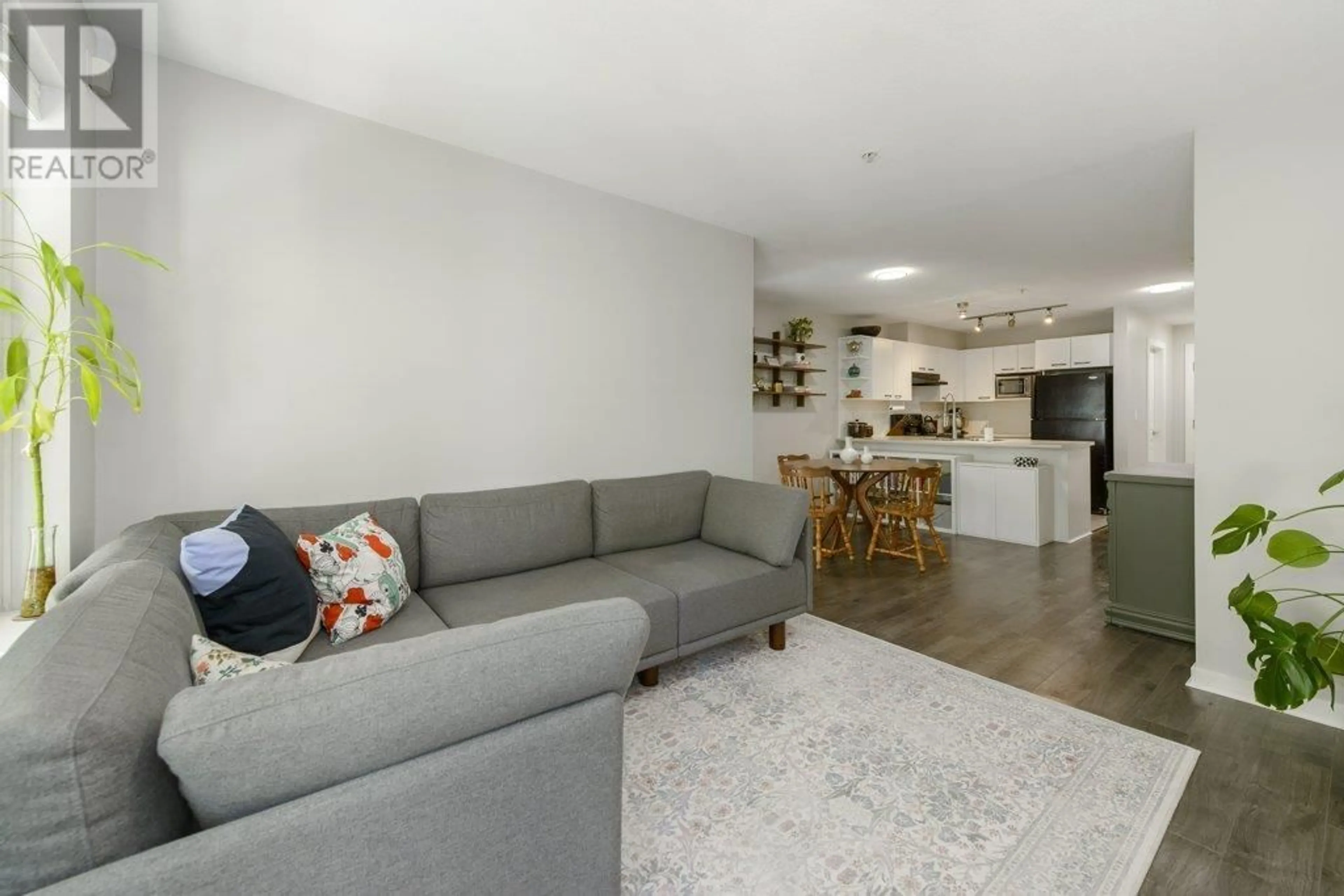 Living room with furniture, unknown for 116 - 4833 BRENTWOOD DRIVE, Burnaby British Columbia V5C0C3