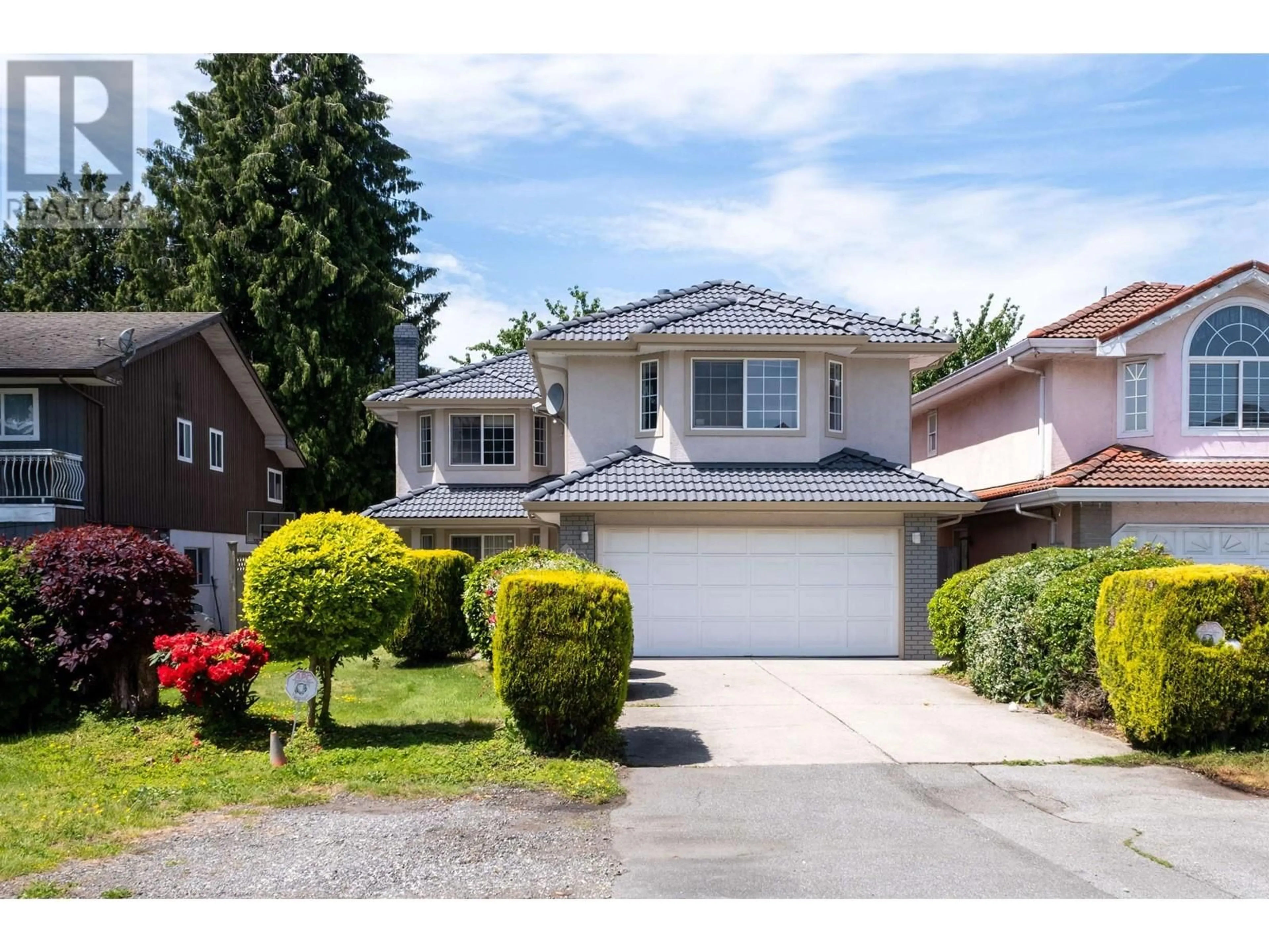 Home with vinyl exterior material, street for 9900 PATTERSON ROAD, Richmond British Columbia V6X1R2