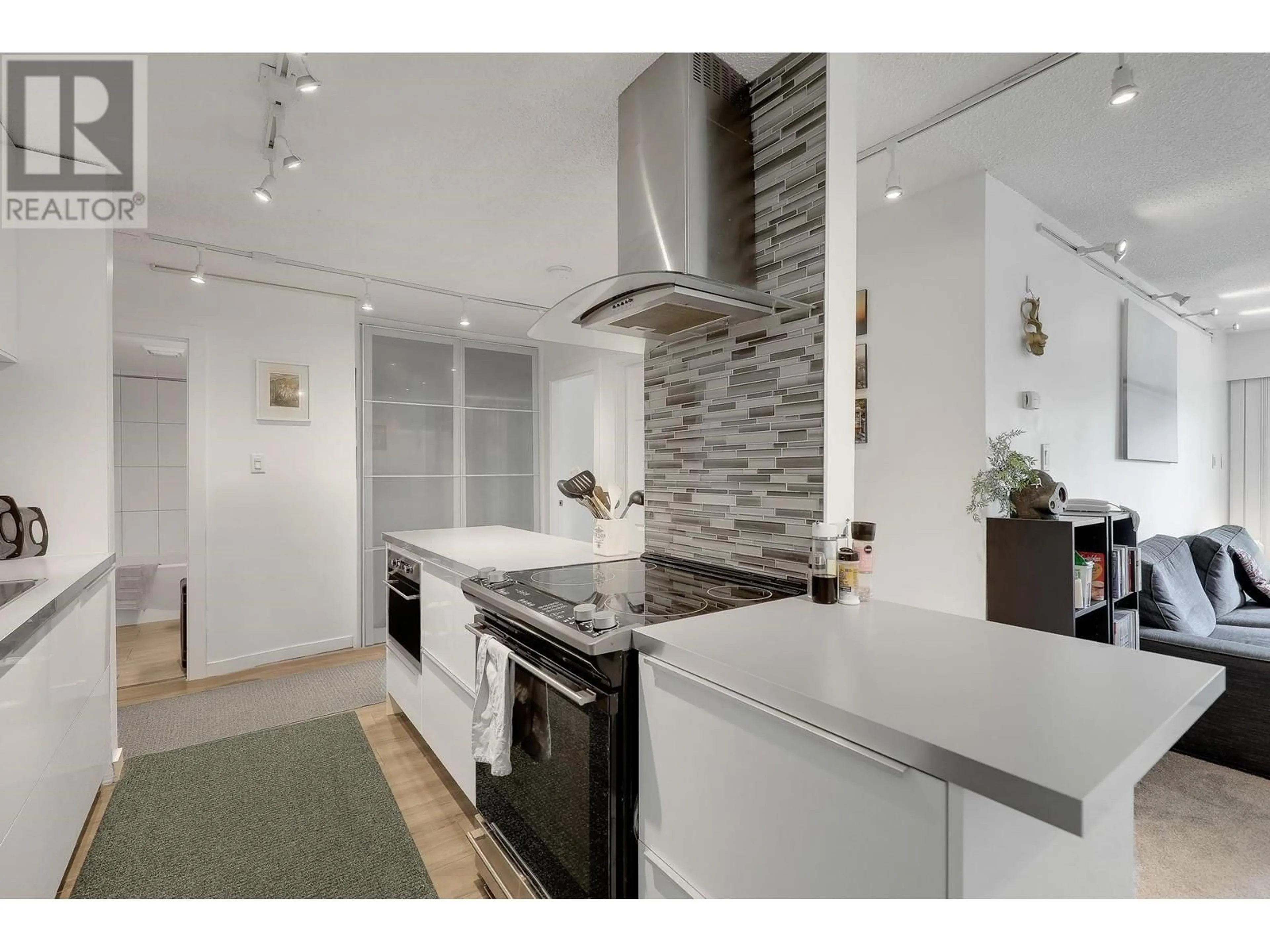 Contemporary kitchen, ceramic/tile floor for 503 - 250 1ST STREET, North Vancouver British Columbia V7M1B4