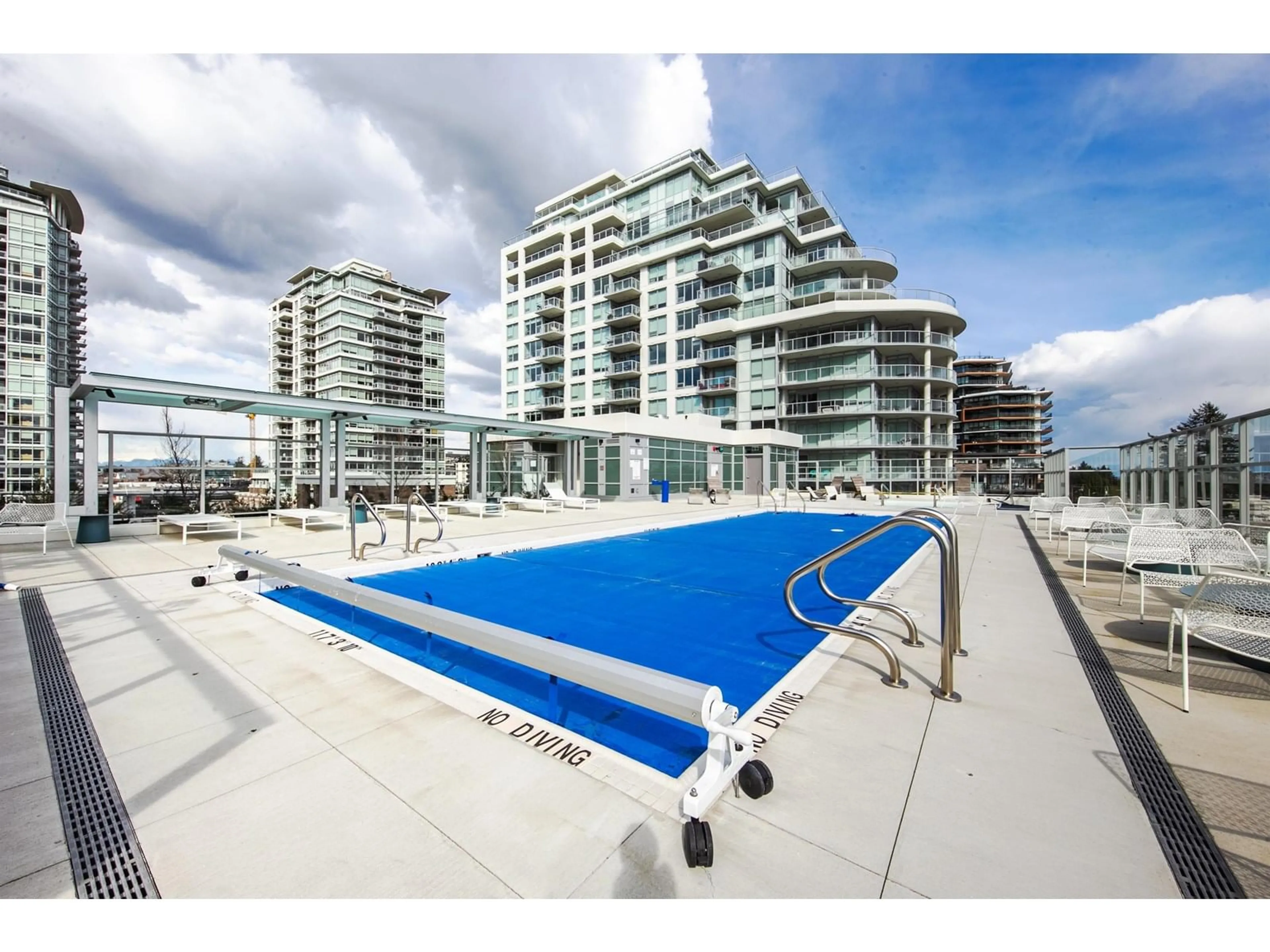 Pool for 505 - 15152 RUSSELL, White Rock British Columbia V4B0A3