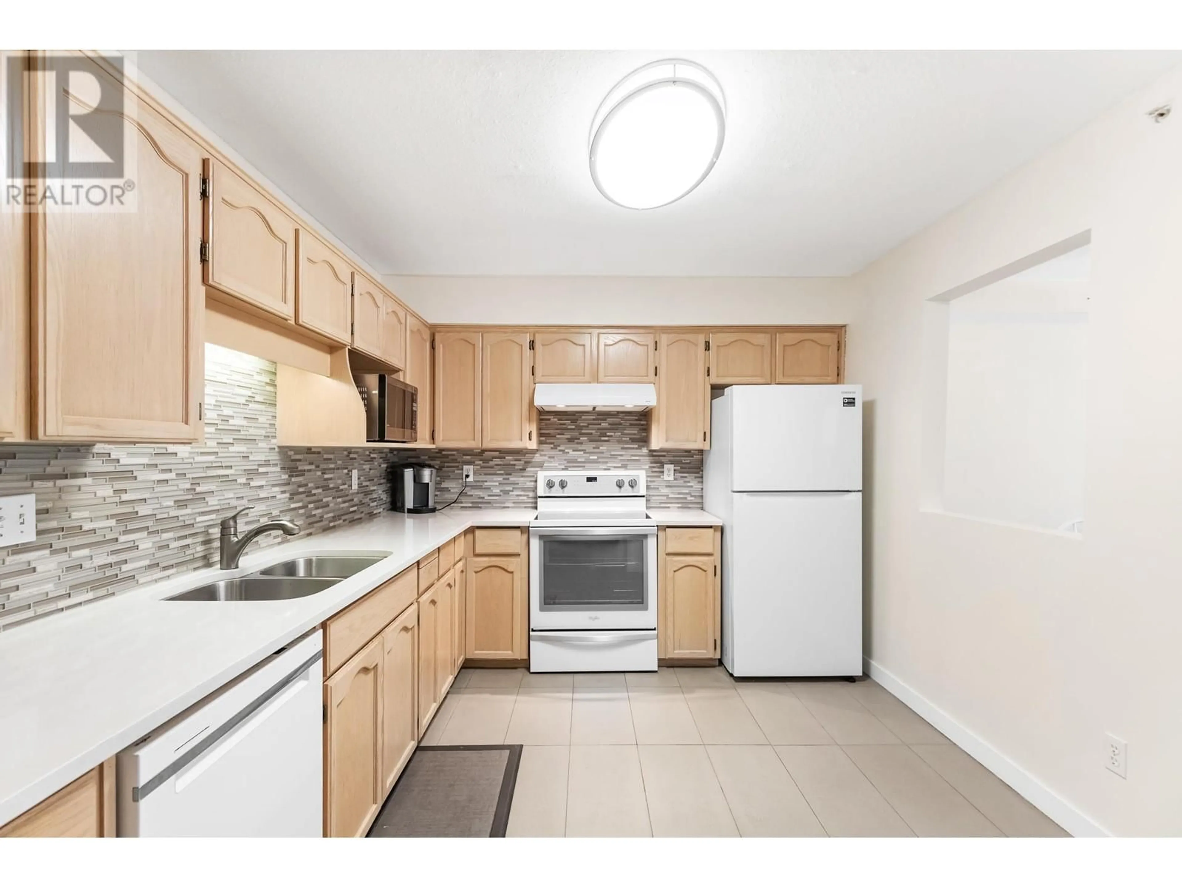 Standard kitchen, unknown for 104 - 19236 FORD ROAD, Pitt Meadows British Columbia V3Y2K1