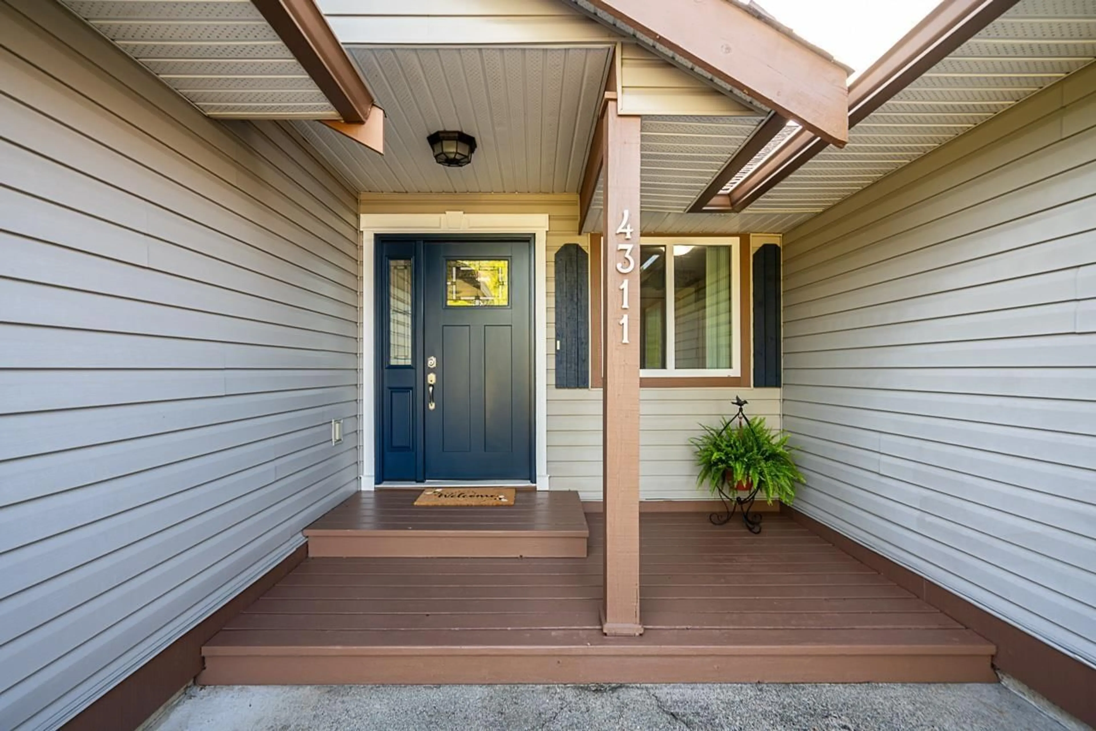Indoor entryway for 4311 247, Langley British Columbia V2Z2L8