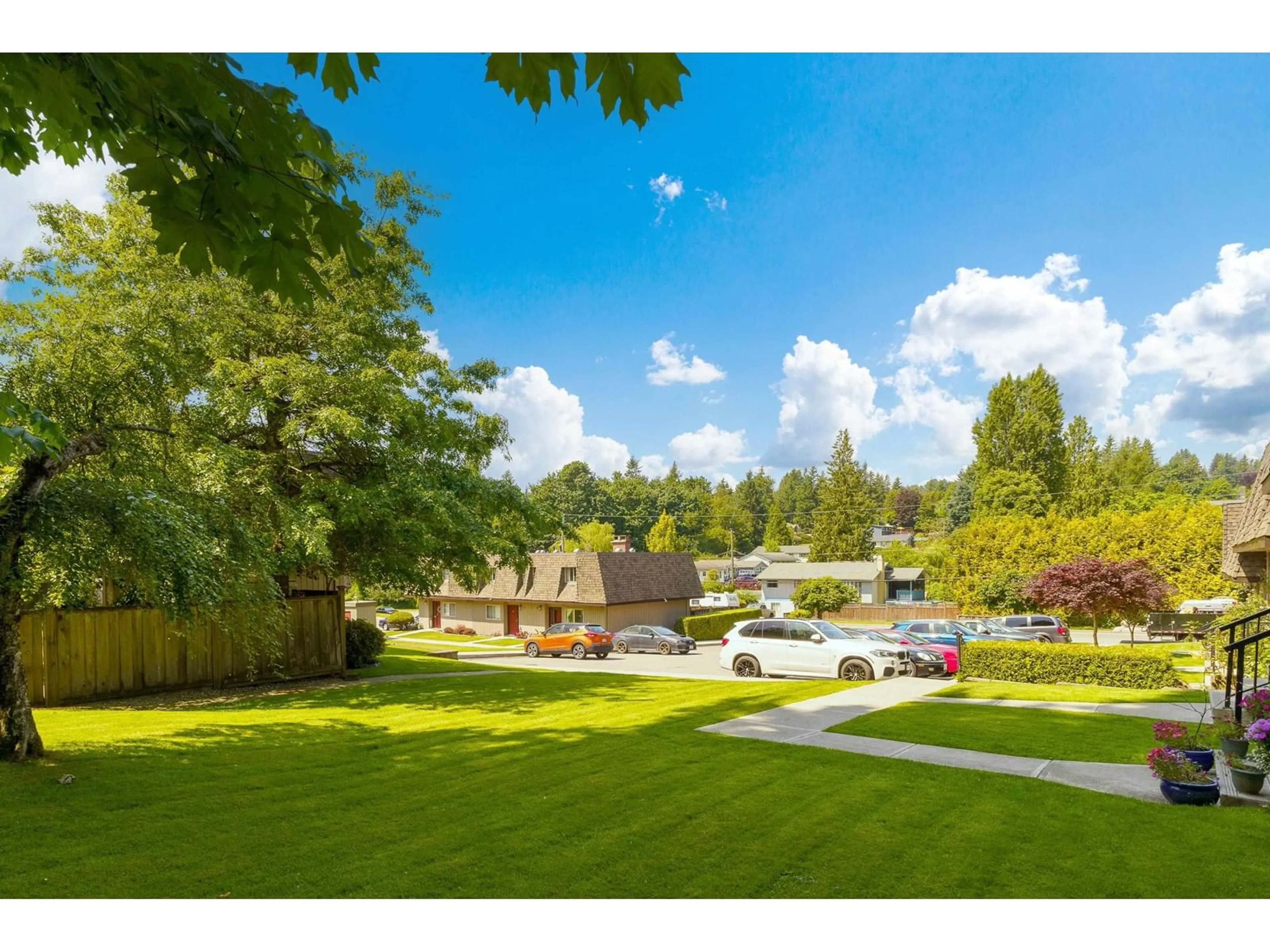 A pic from outside/outdoor area/front of a property/back of a property/a pic from drone, unknown for 6 - 33260 11, Mission British Columbia V2V4Y6