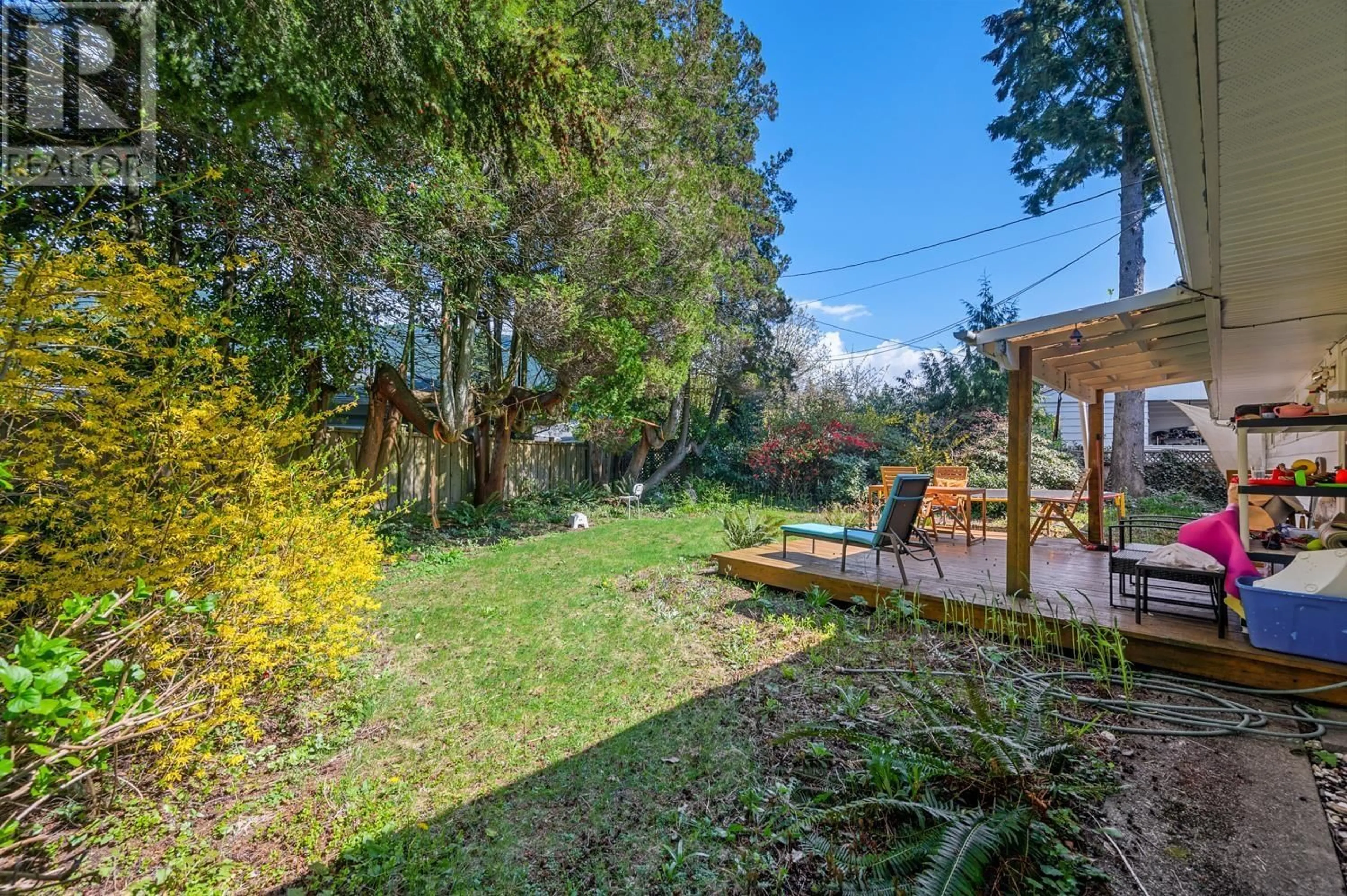 Patio, forest/trees view for 4010 SUNNYCREST DRIVE, North Vancouver British Columbia V7R3E4