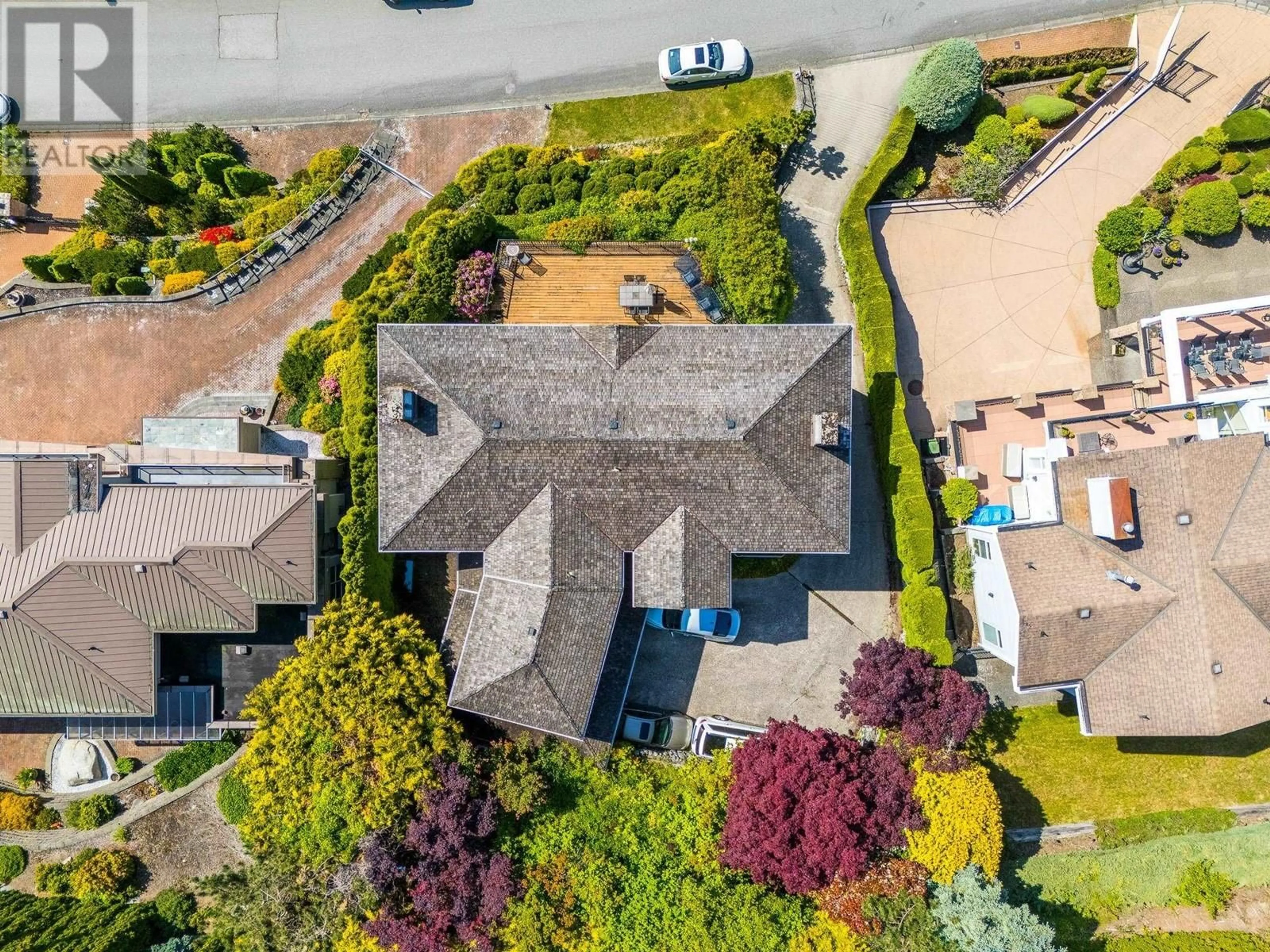 A pic from outside/outdoor area/front of a property/back of a property/a pic from drone, street for 2585 WESTHILL WAY, West Vancouver British Columbia V7S3E4