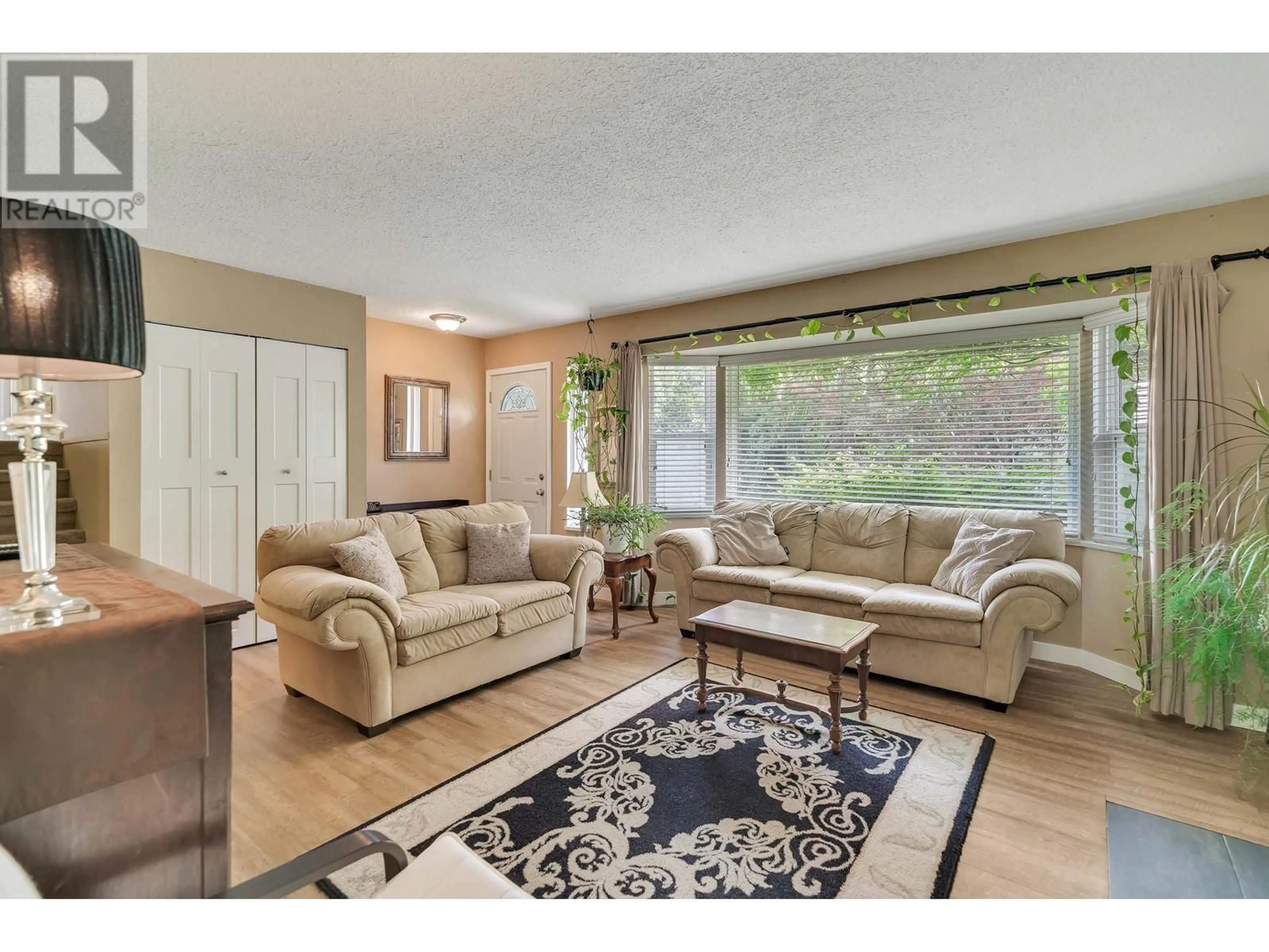 Living room with furniture, unknown for 21149 GLENWOOD AVENUE, Maple Ridge British Columbia V2X8L1