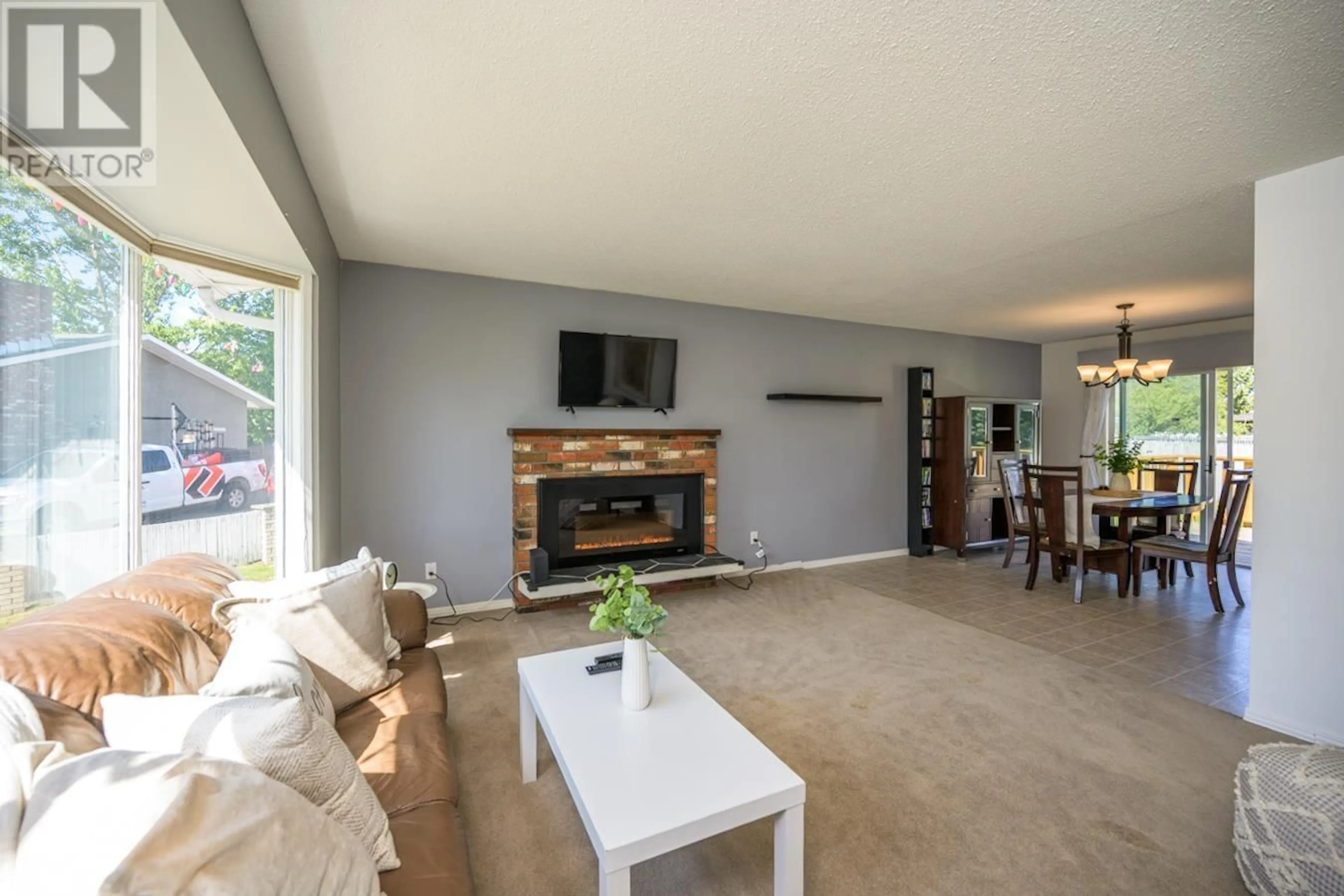Living room with furniture, unknown for 2552 BYNG AVENUE, Prince George British Columbia V2N1E6