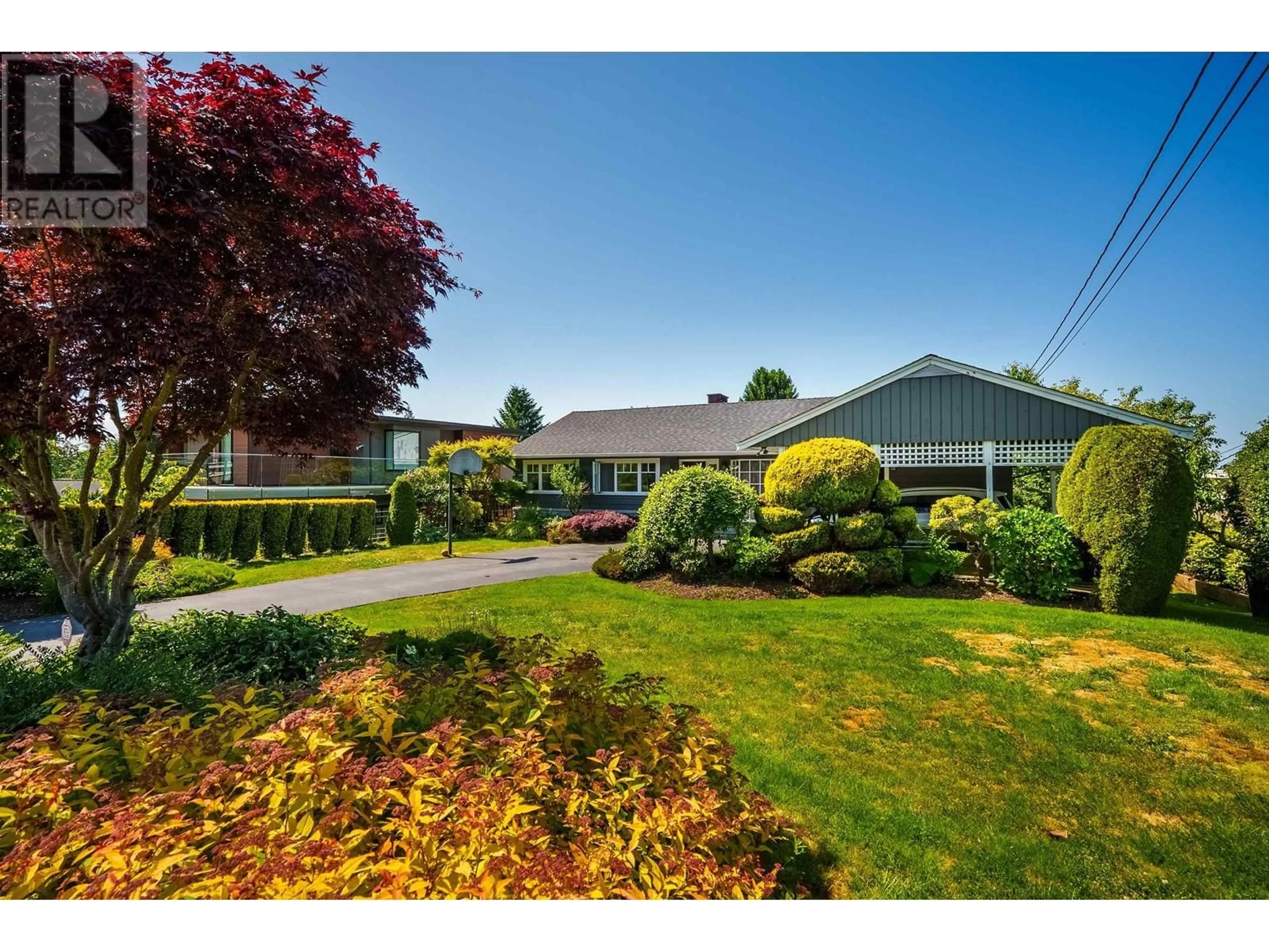 A pic from outside/outdoor area/front of a property/back of a property/a pic from drone, street for 501 SAVILLE CRESCENT, North Vancouver British Columbia V7N3A9