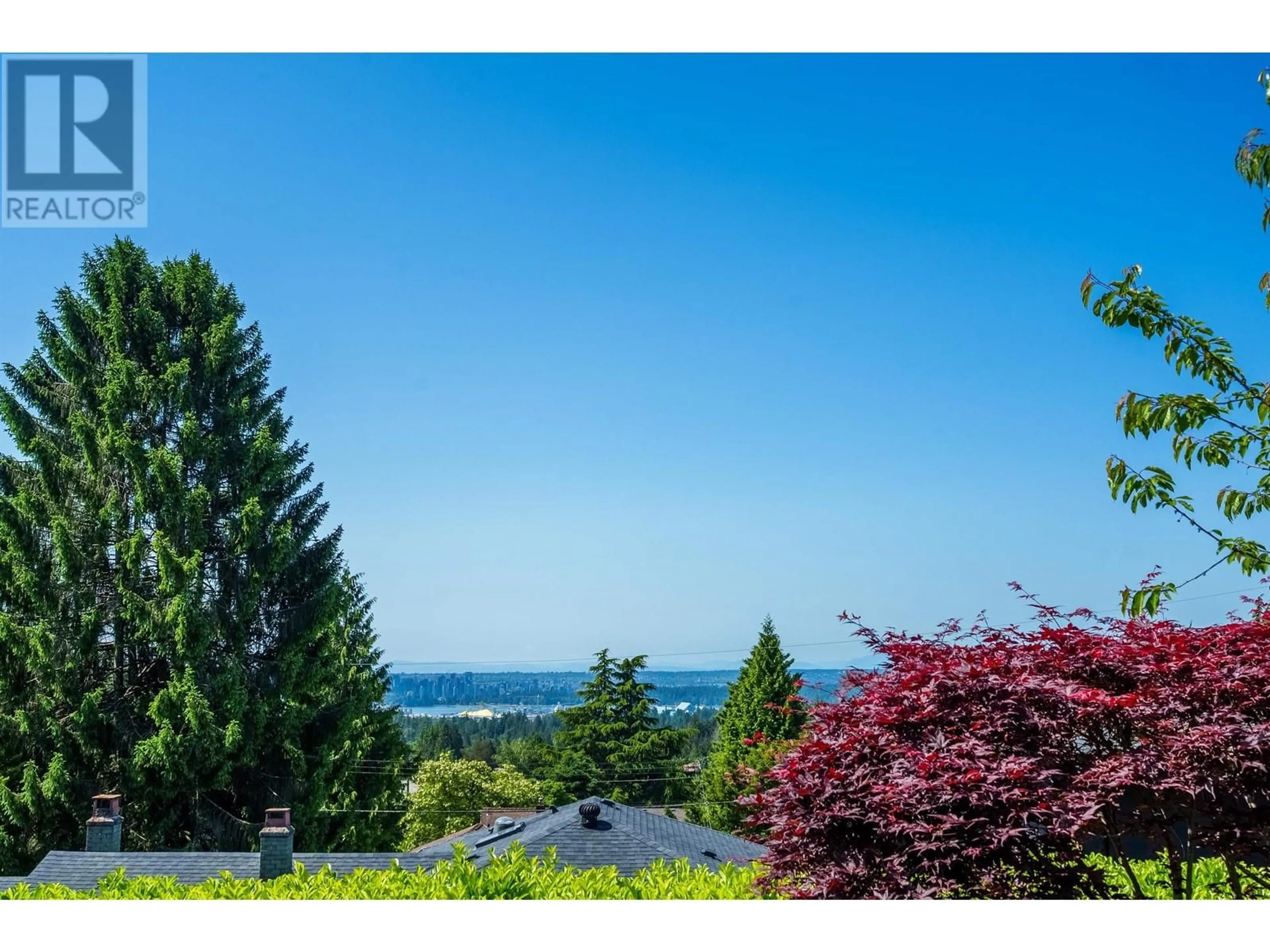 A pic from outside/outdoor area/front of a property/back of a property/a pic from drone, water/lake/river/ocean view for 501 SAVILLE CRESCENT, North Vancouver British Columbia V7N3A9