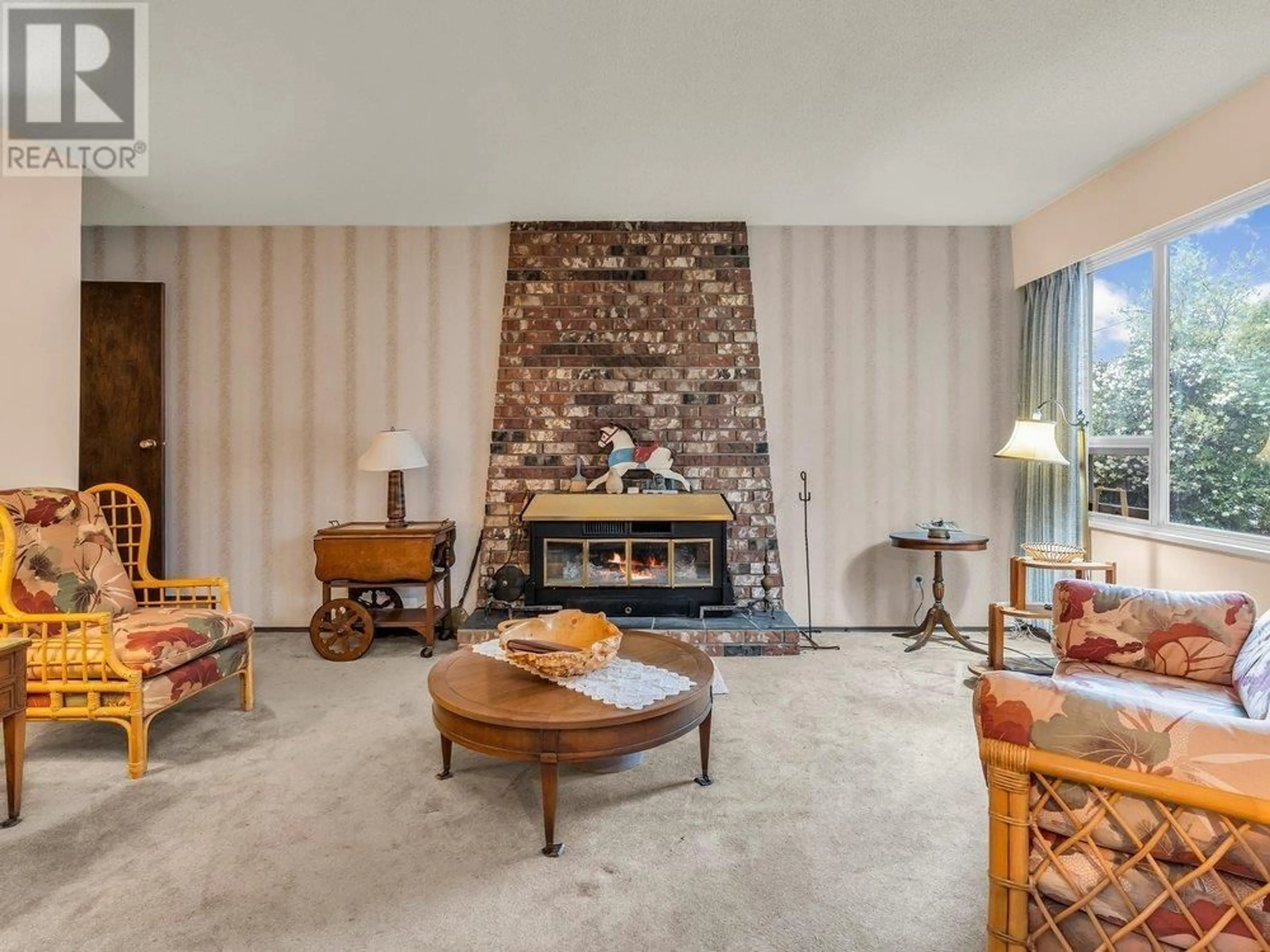Living room with furniture, unknown for 477 55 STREET, Delta British Columbia V4M3J6
