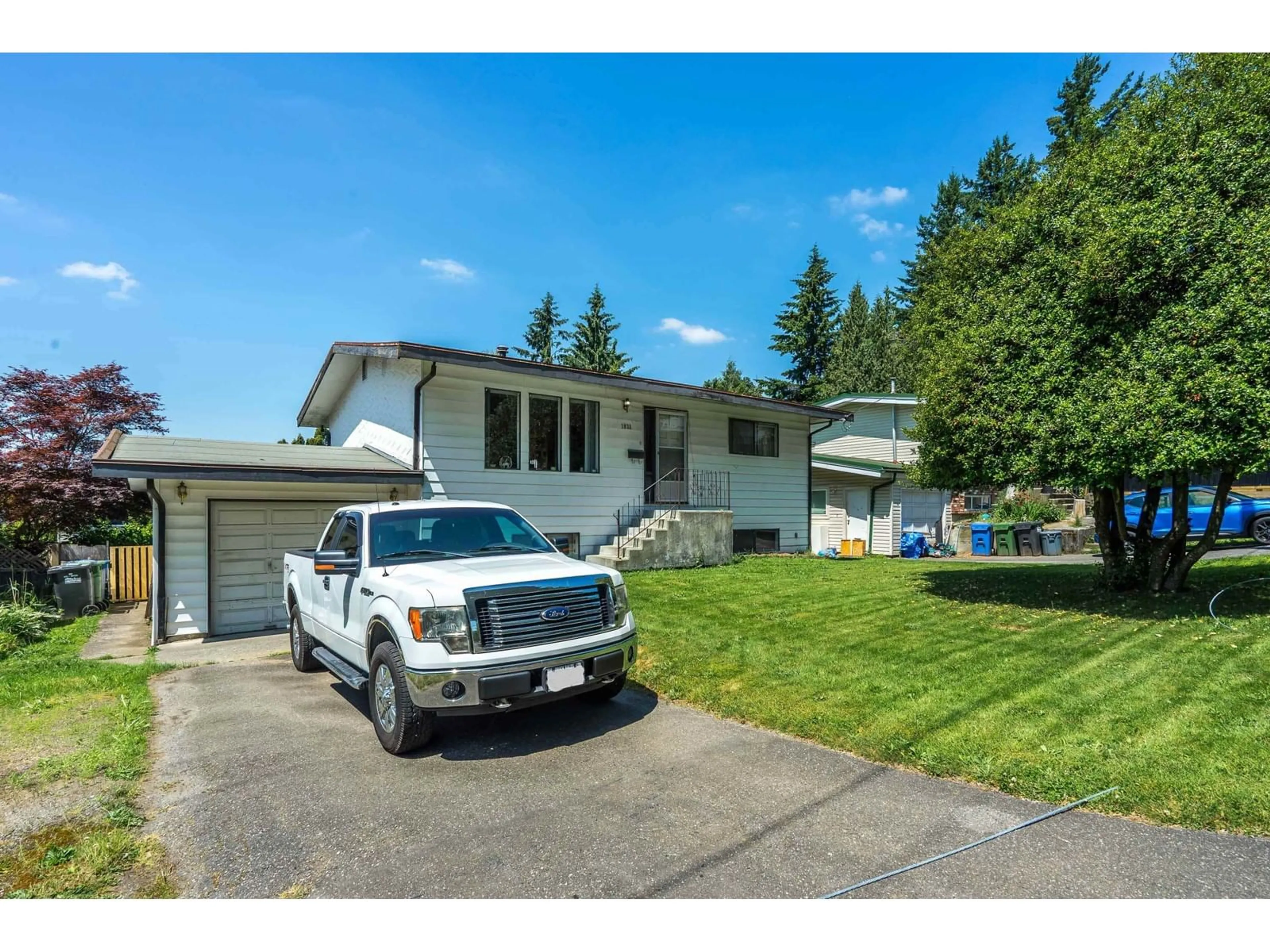 Home with vinyl exterior material, street for 1831 MCKENZIE, Abbotsford British Columbia V2S3Z2