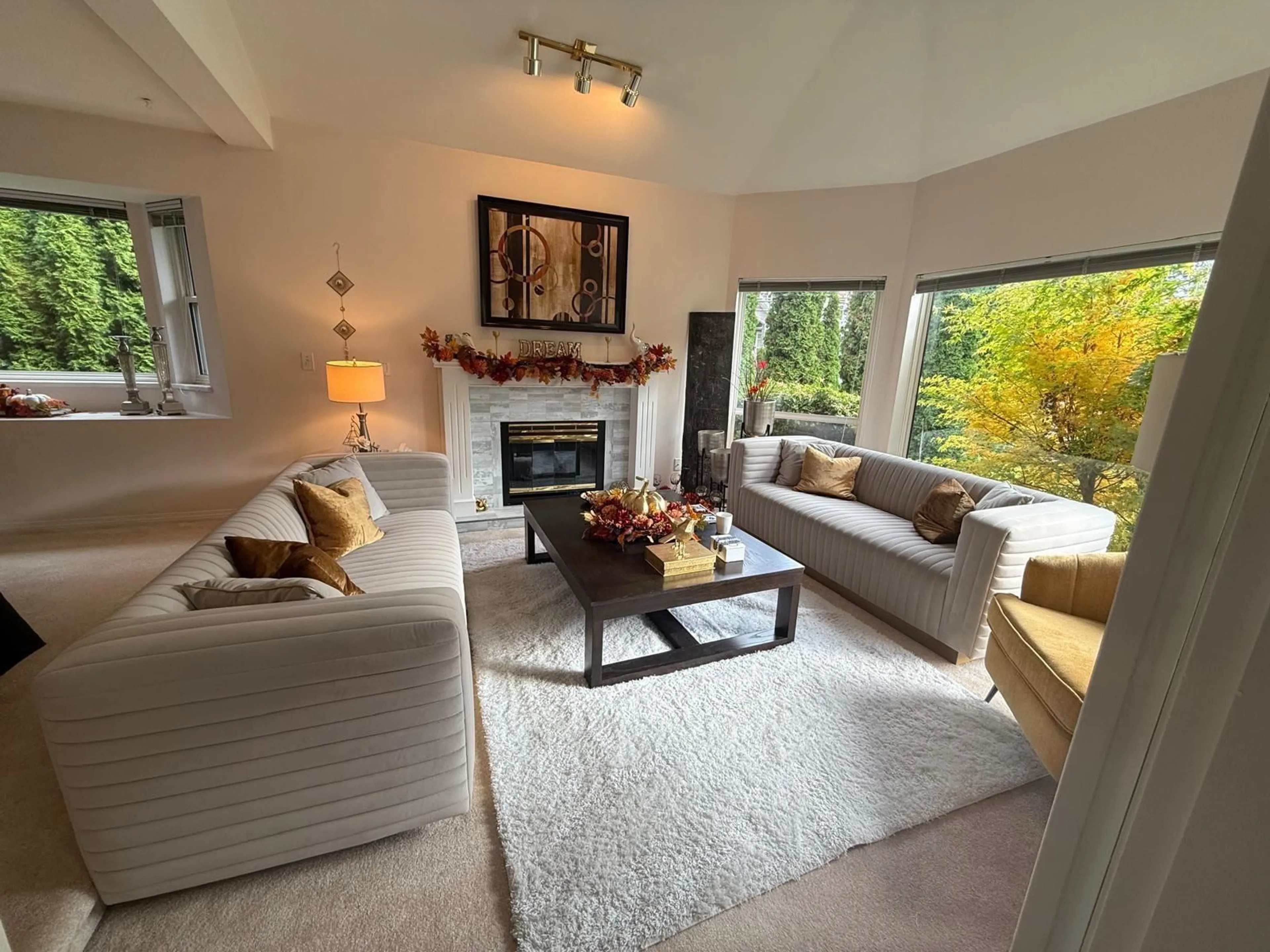 Living room with furniture, unknown for 13591 60A, Surrey British Columbia V3X1H7