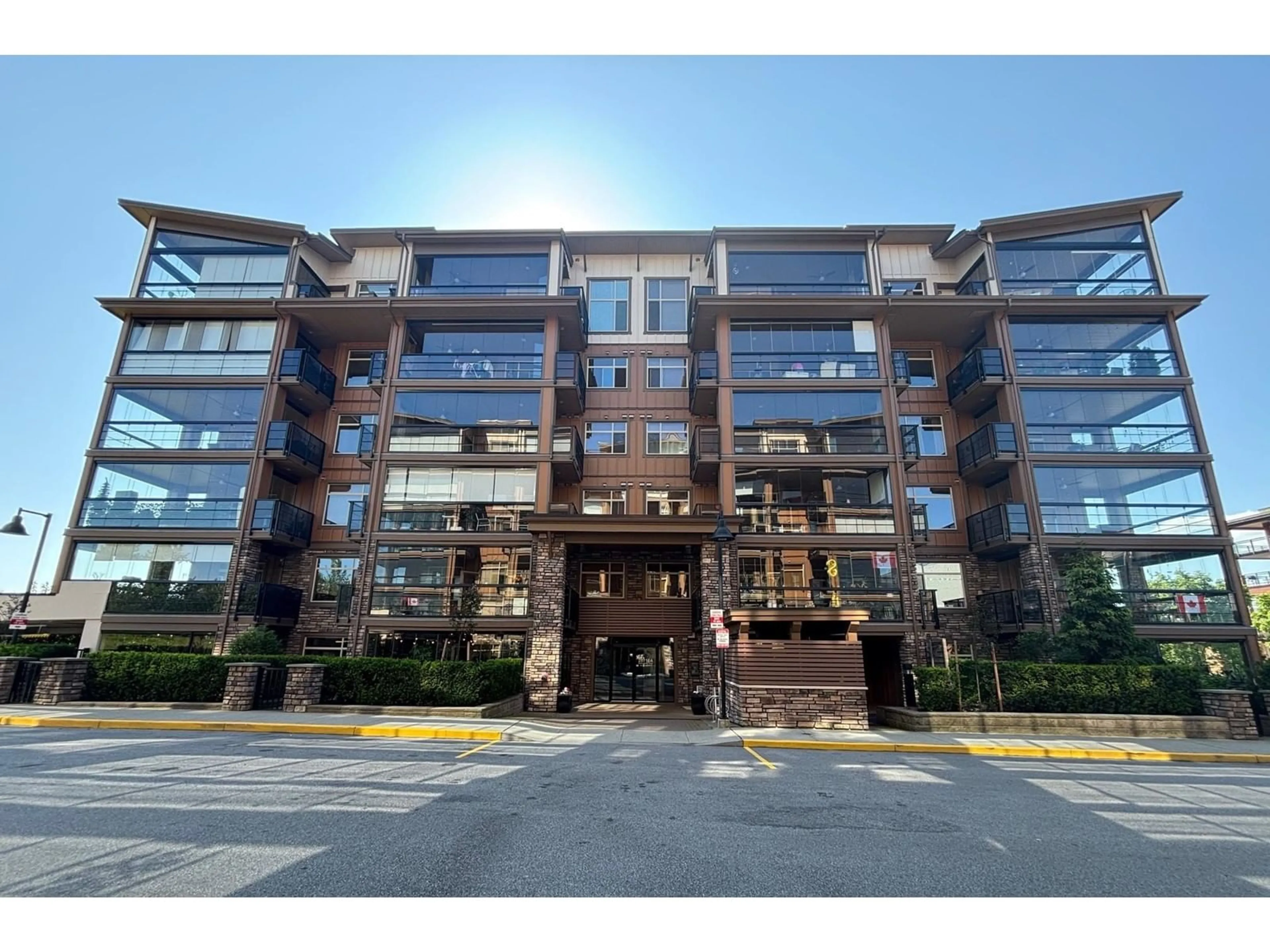 Indoor foyer for A114 - 20716 WILLOUGHBY TOWN CENTRE, Langley British Columbia V2Y3J7
