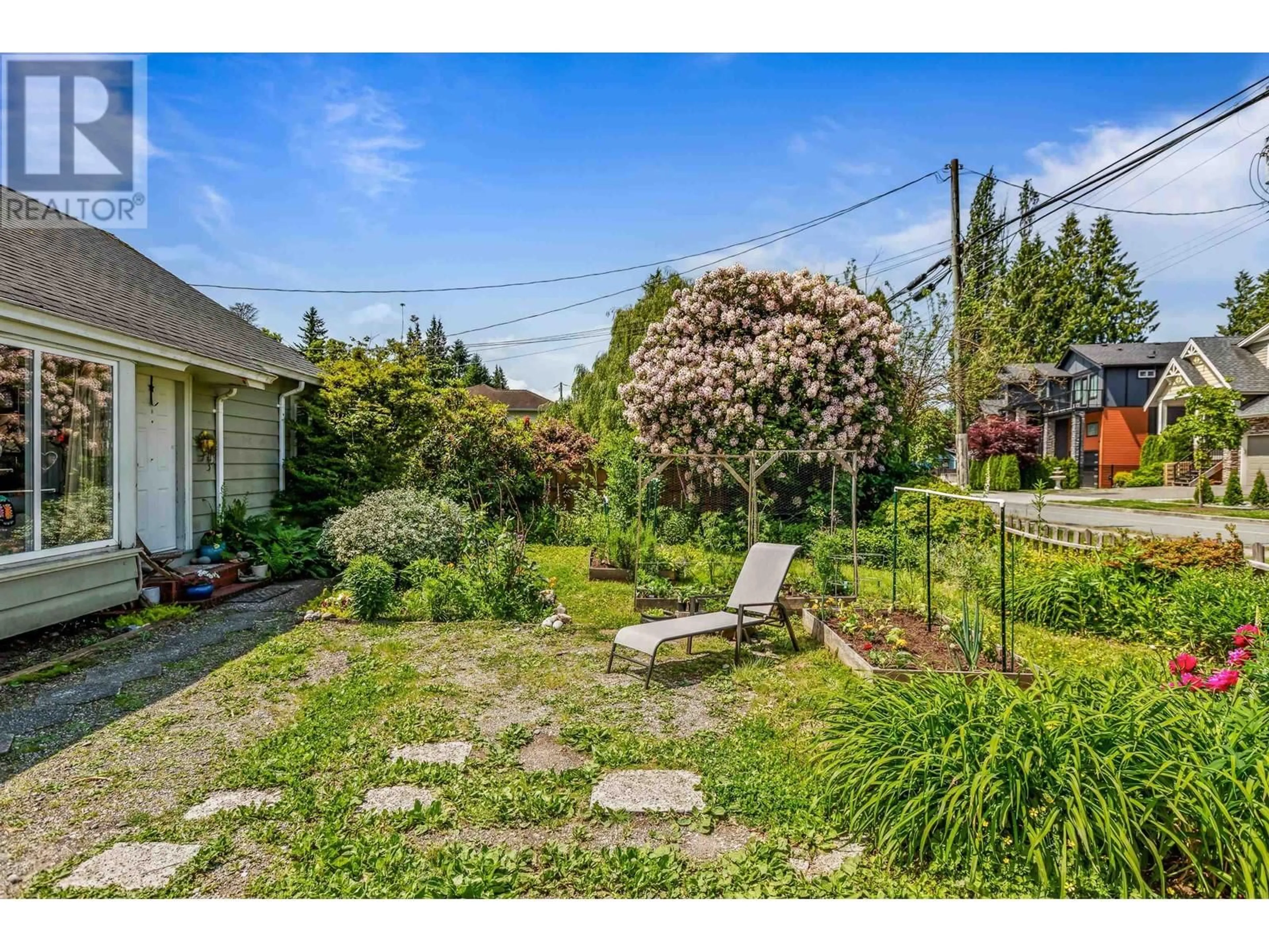Patio, street for 21158 RIVER ROAD, Maple Ridge British Columbia V2X2A3