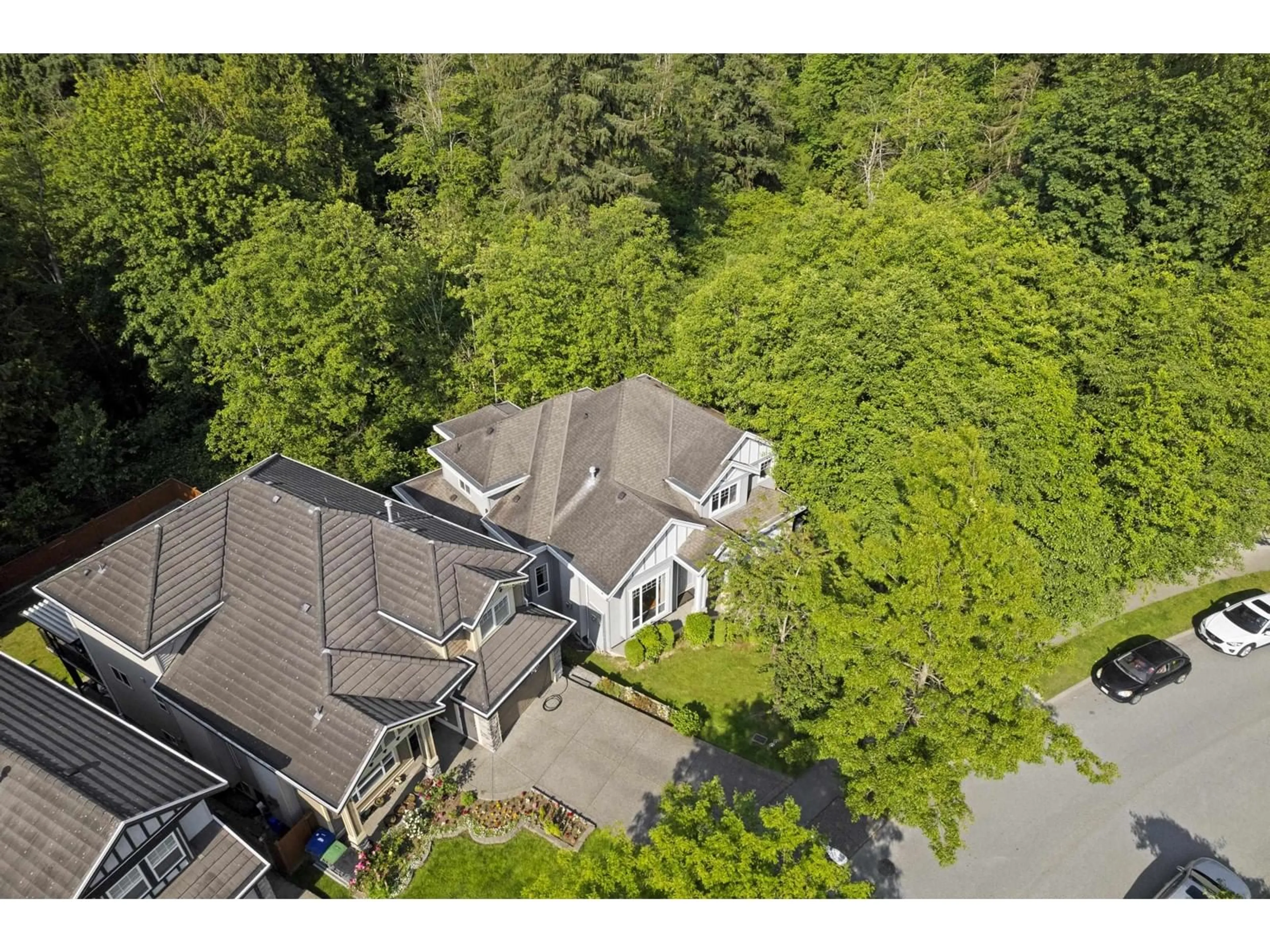 A pic from outside/outdoor area/front of a property/back of a property/a pic from drone, street for 14539 78, Surrey British Columbia V3S9C5