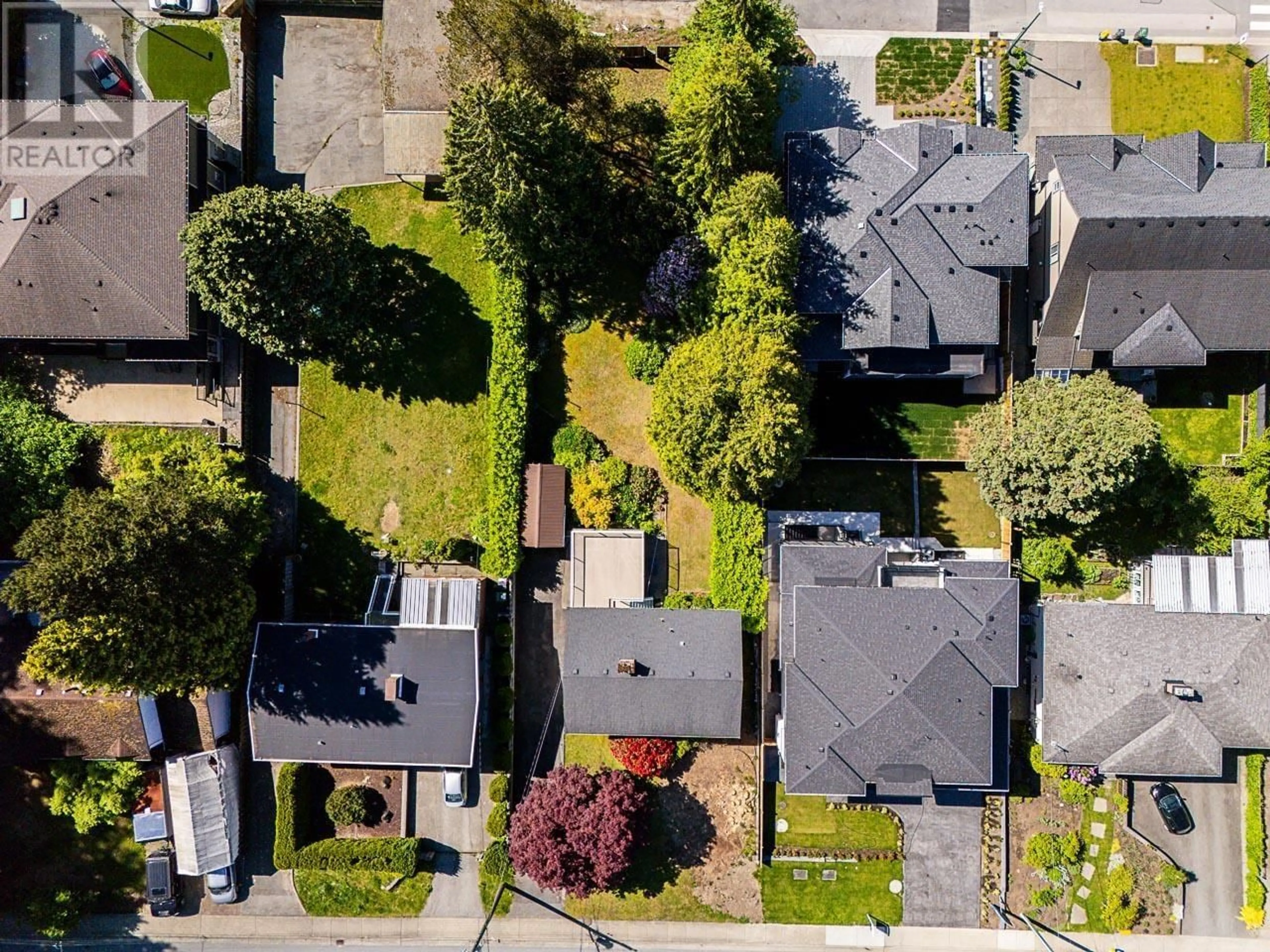 A pic from outside/outdoor area/front of a property/back of a property/a pic from drone, street for 614 CHAPMAN AVENUE, Coquitlam British Columbia V3J4A3