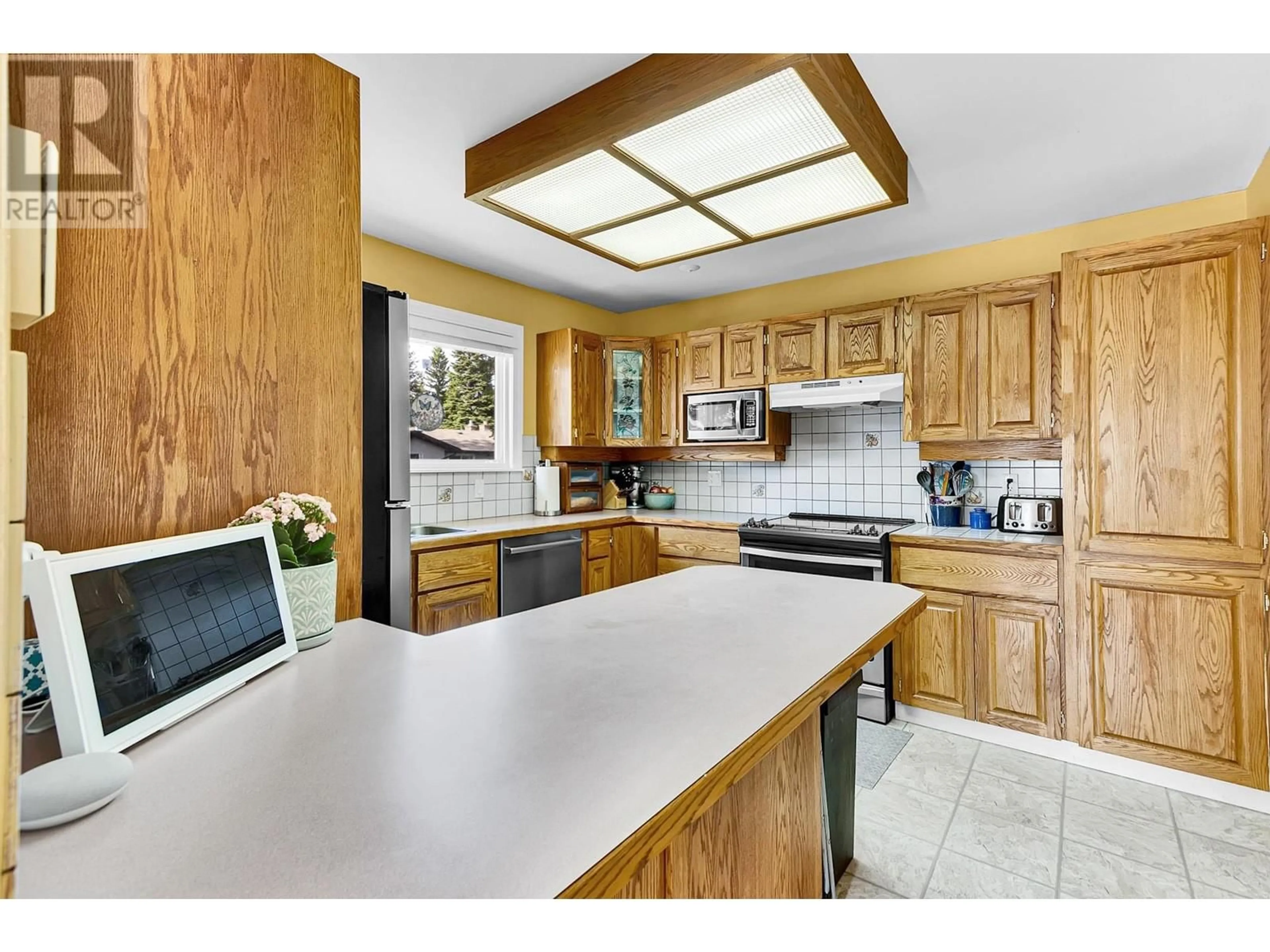 Unknown for 6882 FAIRMONT CRESCENT, Prince George British Columbia V2N2P8