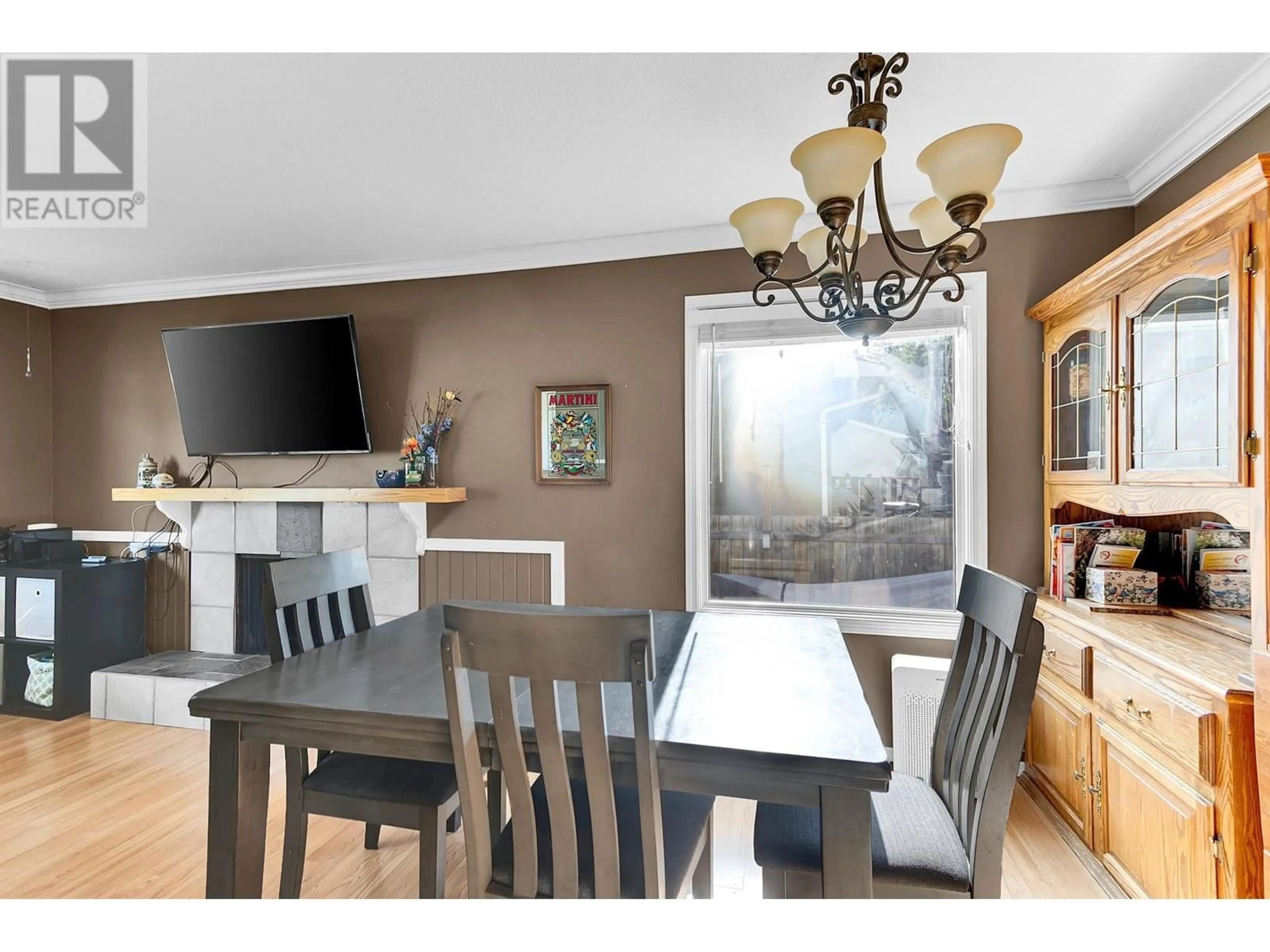 Dining room, wood/laminate floor for 6882 FAIRMONT CRESCENT, Prince George British Columbia V2N2P8