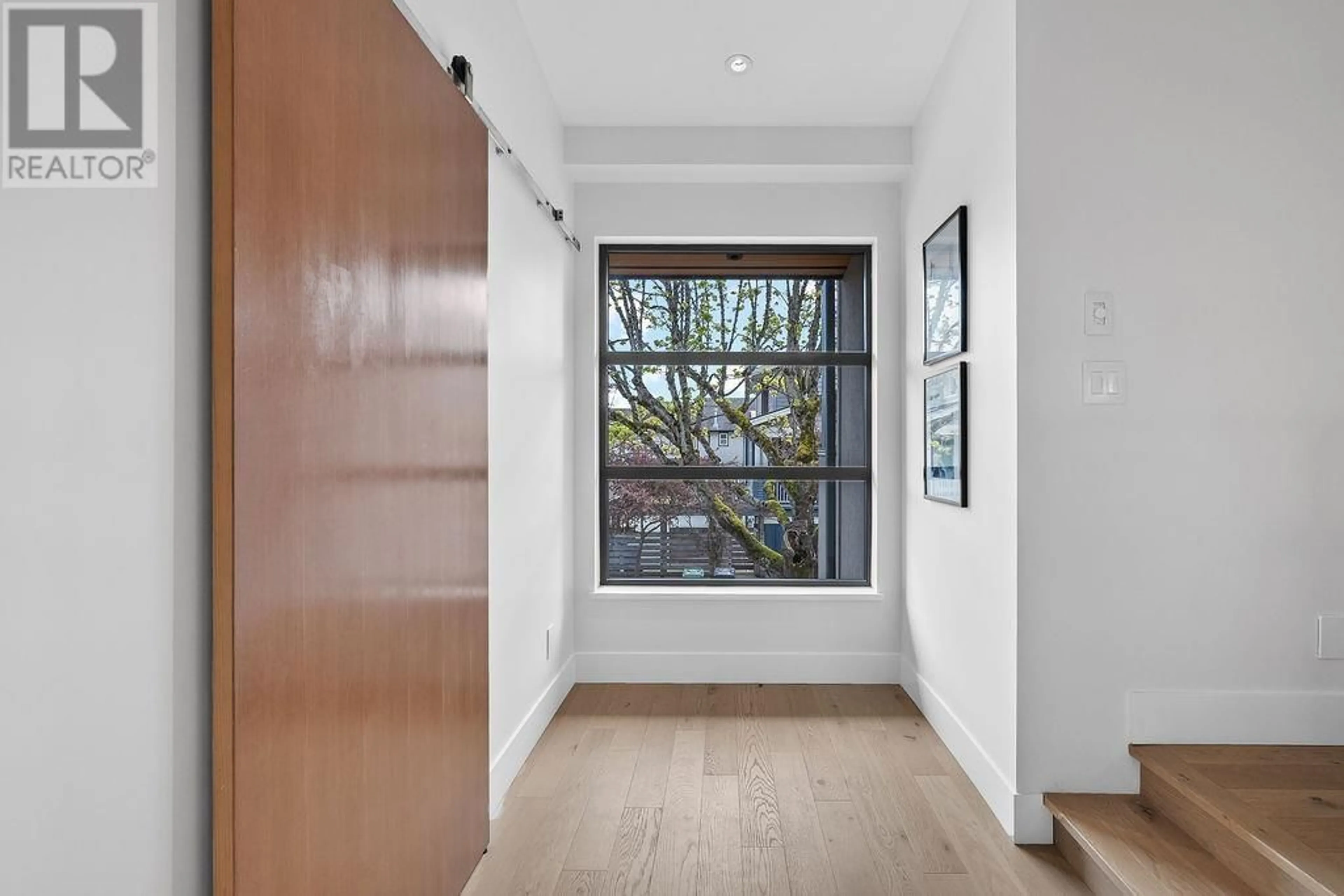 Indoor entryway for 11711 YOSHIDA COURT, Richmond British Columbia V7E5C5