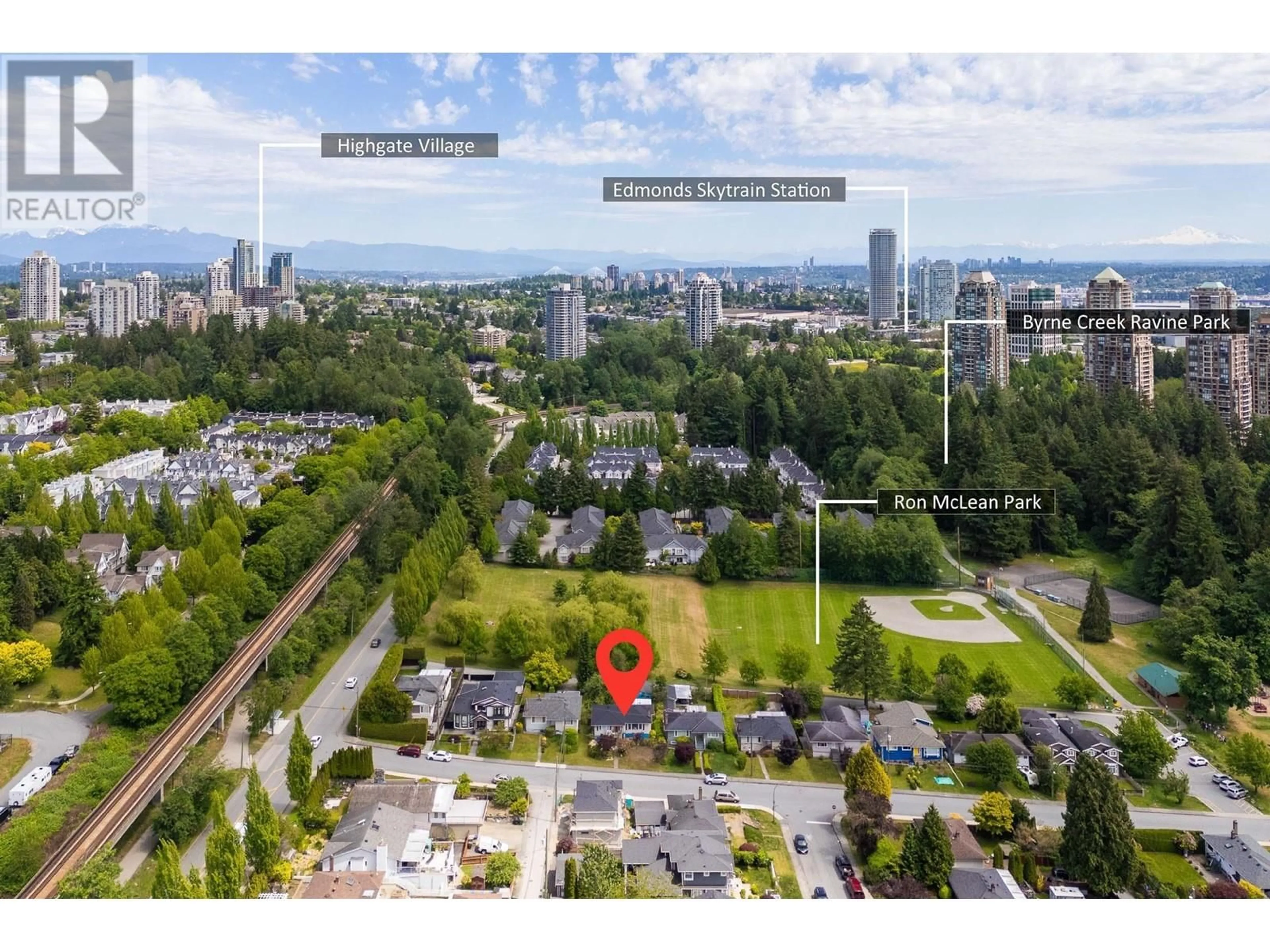 A pic from outside/outdoor area/front of a property/back of a property/a pic from drone, city buildings view from balcony for 7658 HEDLEY AVENUE, Burnaby British Columbia V5E2R3