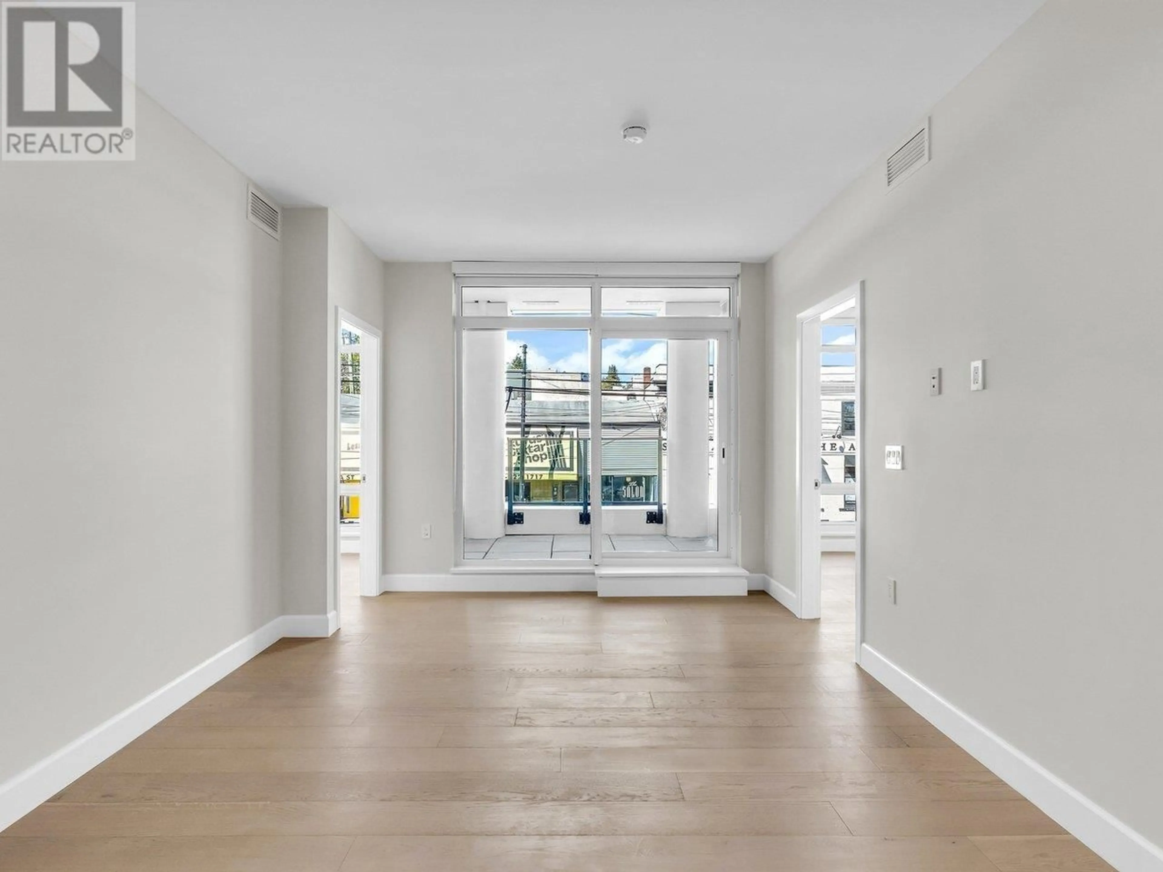 Indoor entryway for 207 - 3668 10TH AVENUE, Vancouver British Columbia V6R2G3