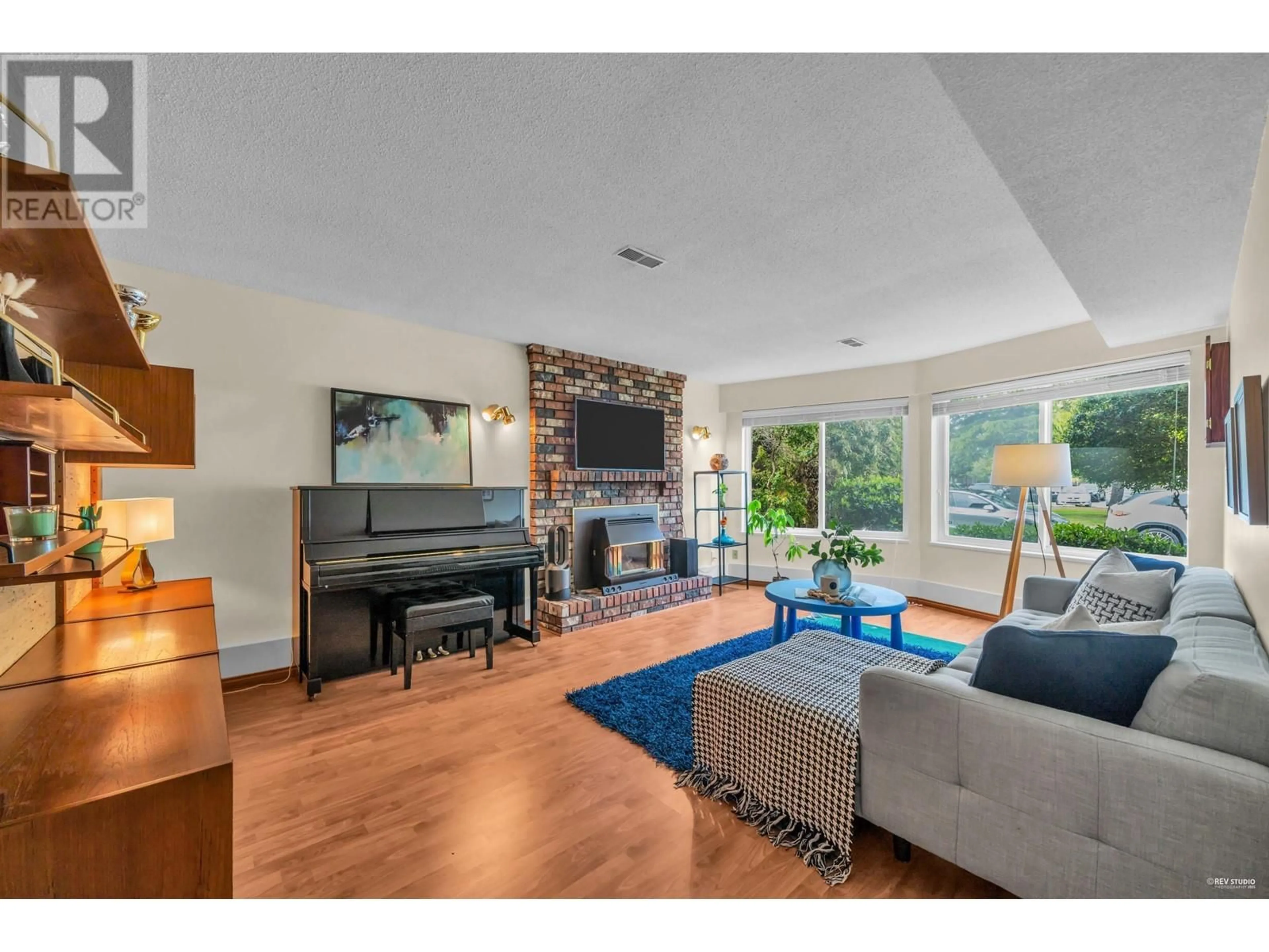Living room with furniture, unknown for 9620 PENDLETON ROAD, Richmond British Columbia V7E4N1