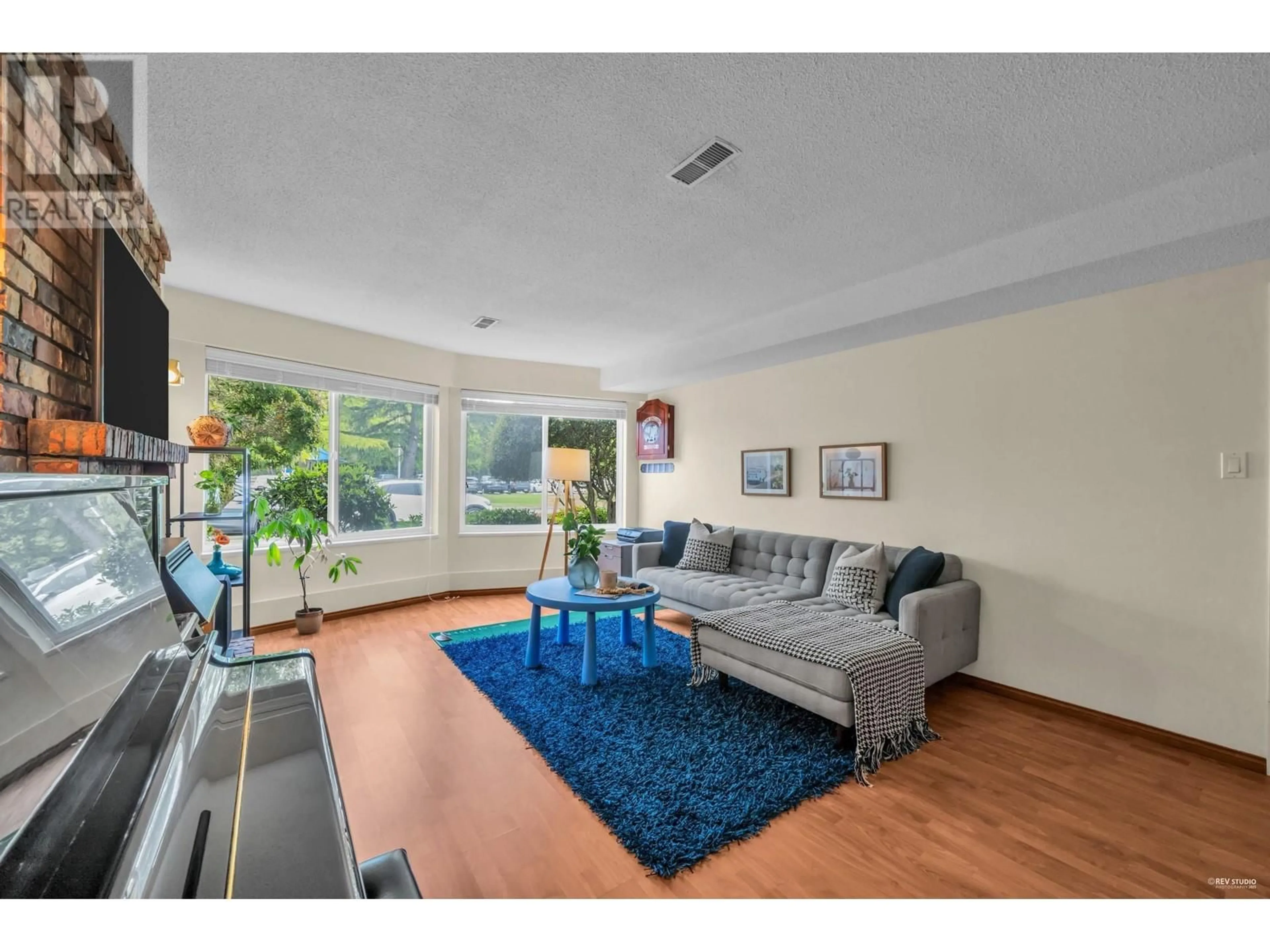 Living room with furniture, unknown for 9620 PENDLETON ROAD, Richmond British Columbia V7E4N1