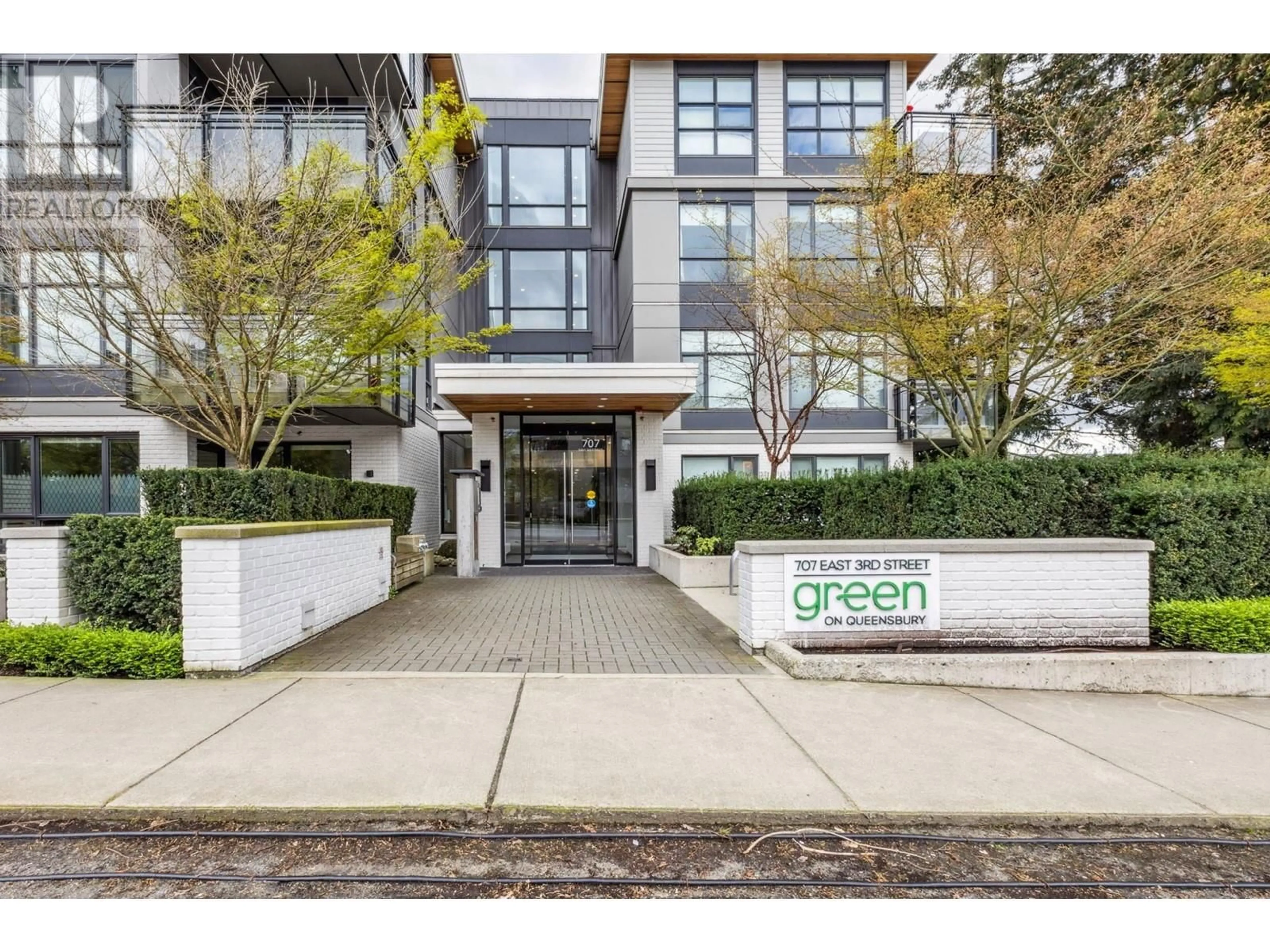 Unknown for 411 - 707 3RD STREET, North Vancouver British Columbia V7L1G8