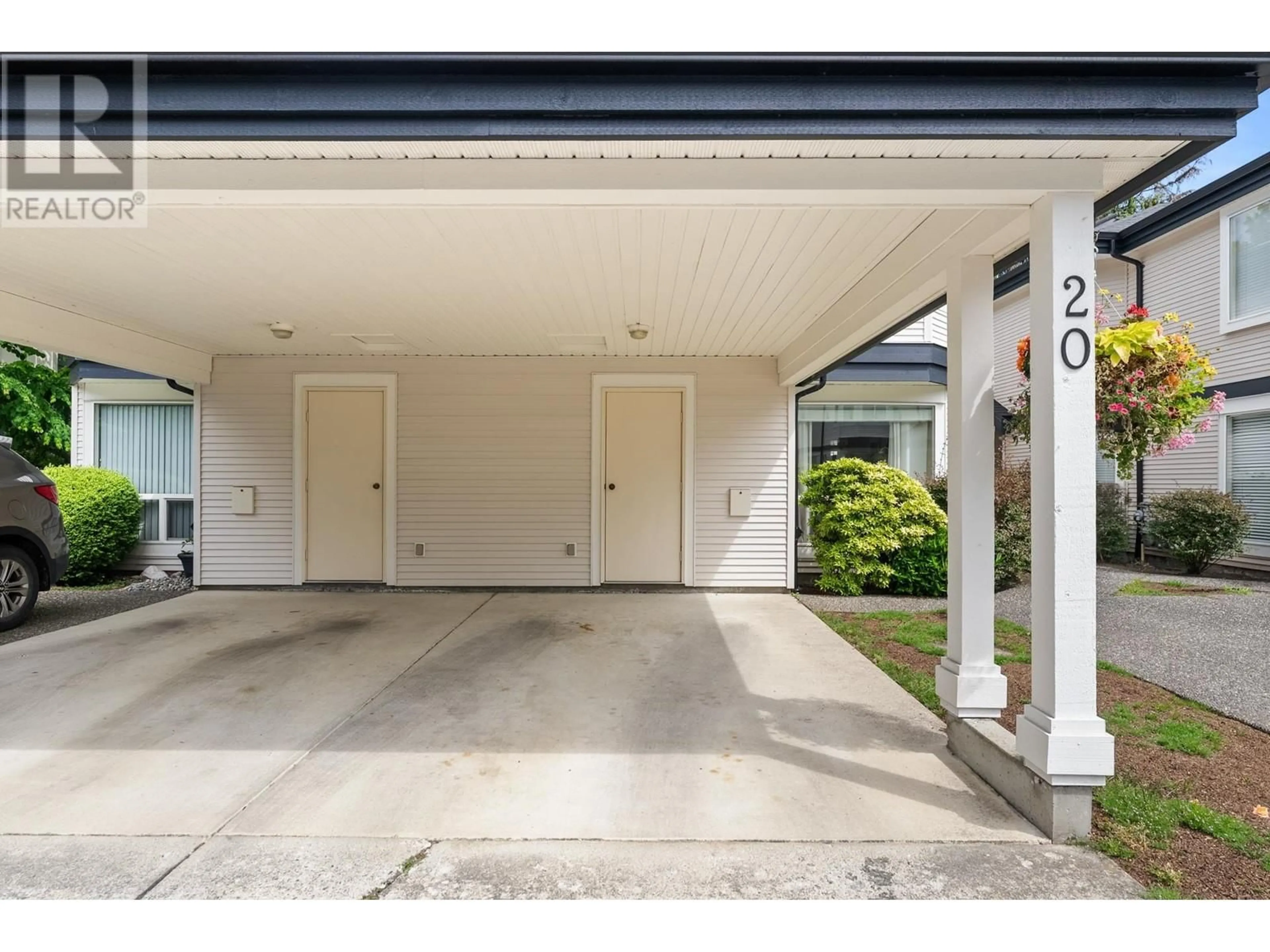 Indoor garage for 20 - 4748 54A STREET, Delta British Columbia V4K3P1