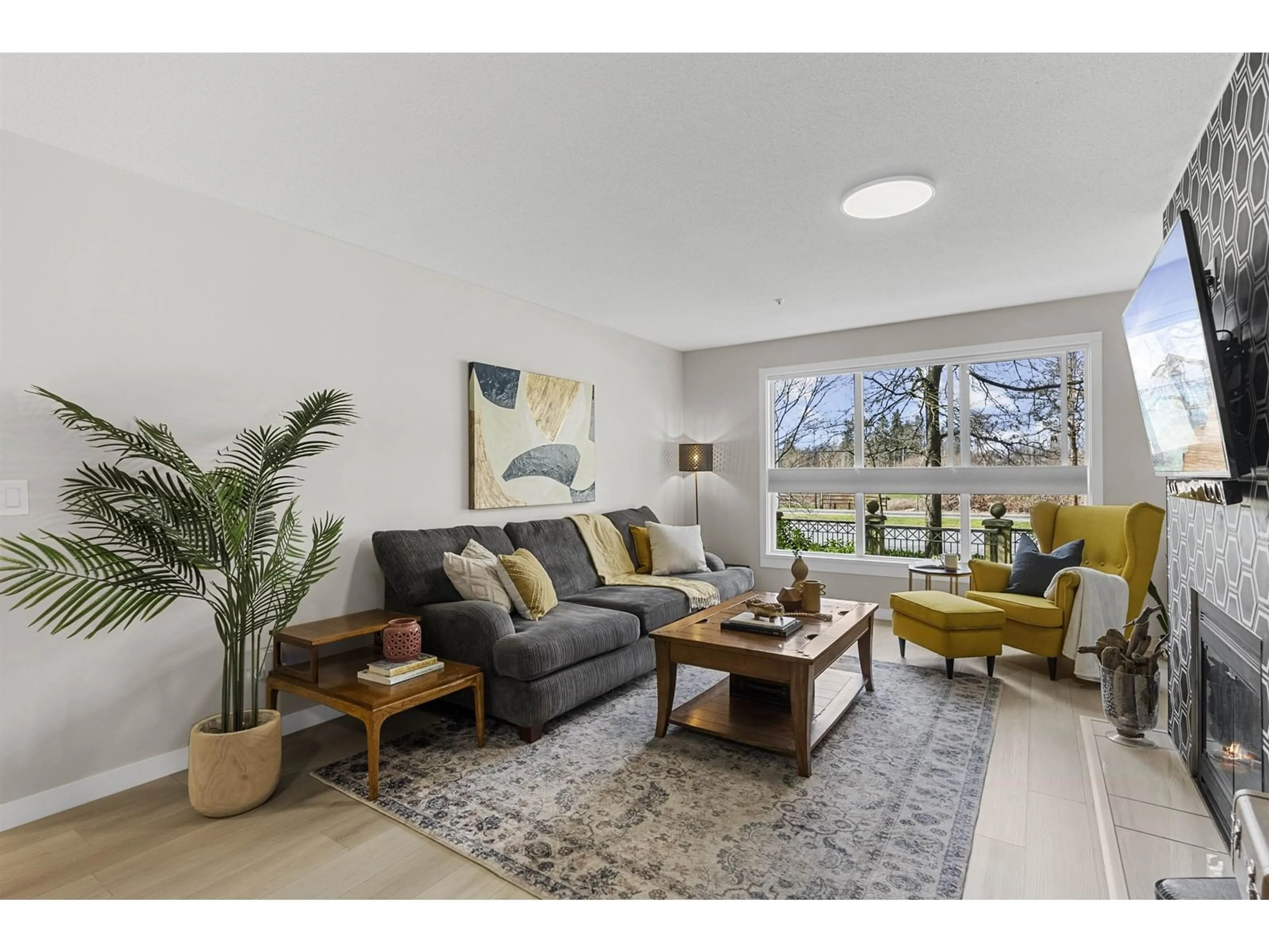 Living room with furniture, unknown for 210 - 13860 70, Surrey British Columbia V3W0S1