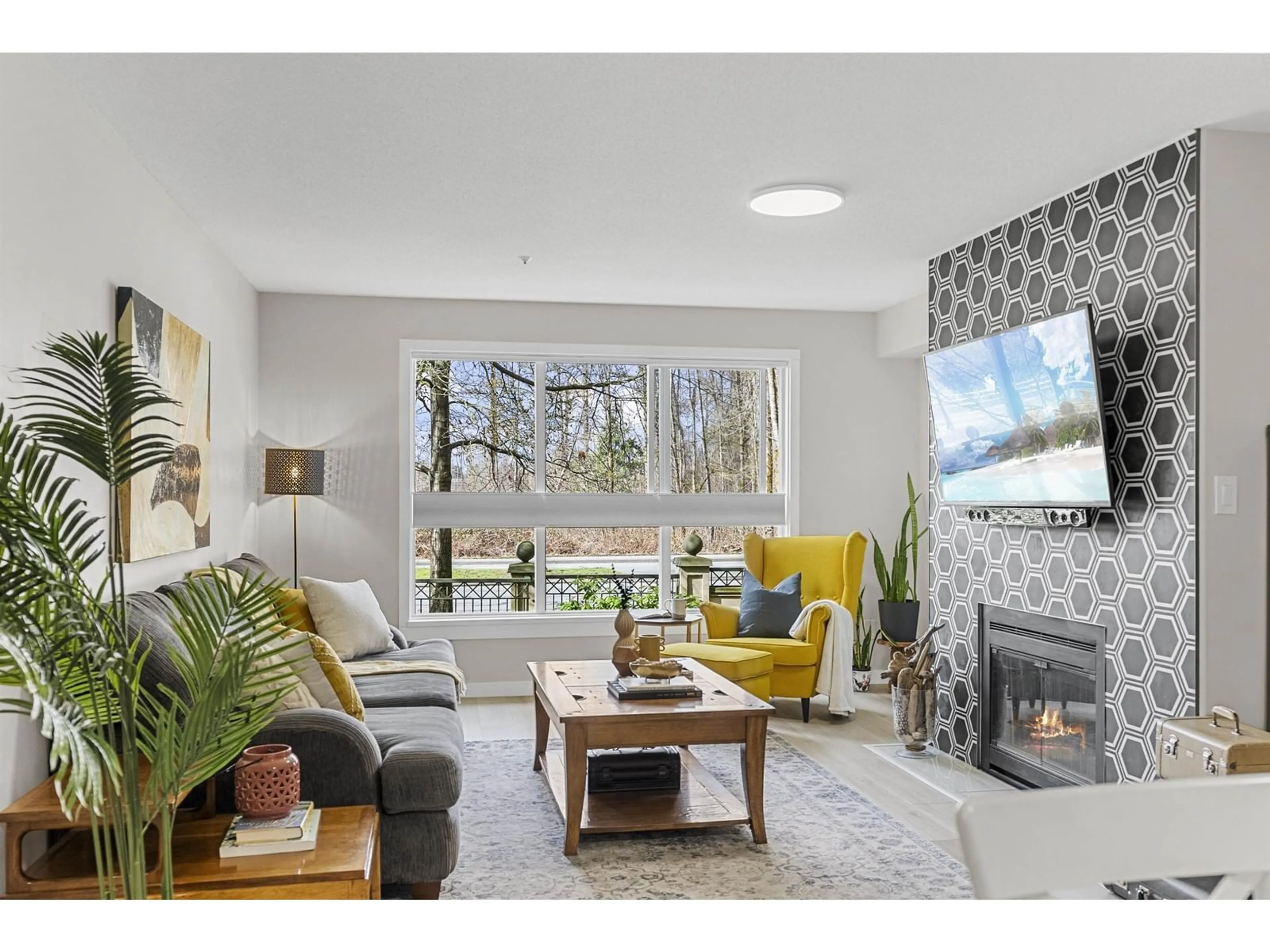 Living room with furniture, unknown for 210 - 13860 70, Surrey British Columbia V3W0S1