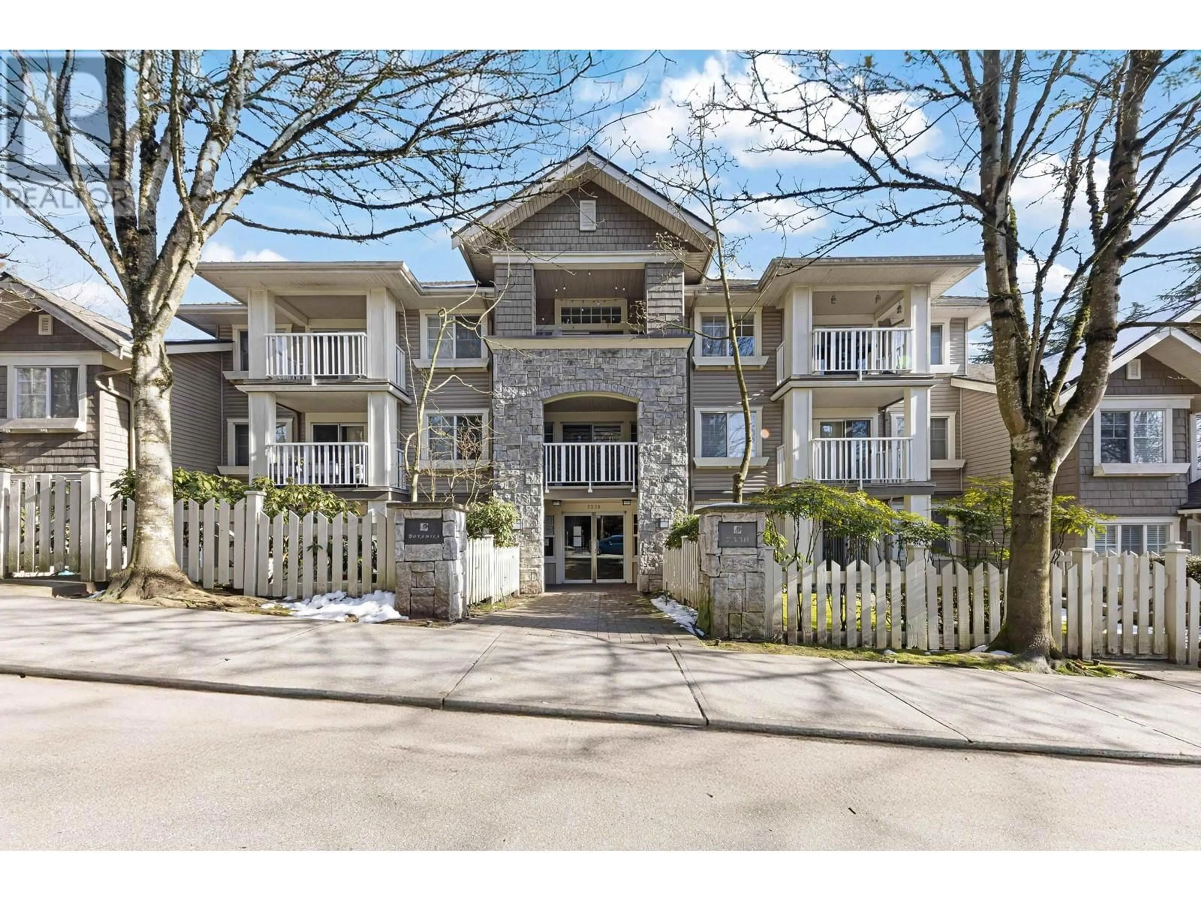 A pic from outside/outdoor area/front of a property/back of a property/a pic from drone, street for 313 - 7330 SALISBURY AVENUE, Burnaby British Columbia V5E4N8