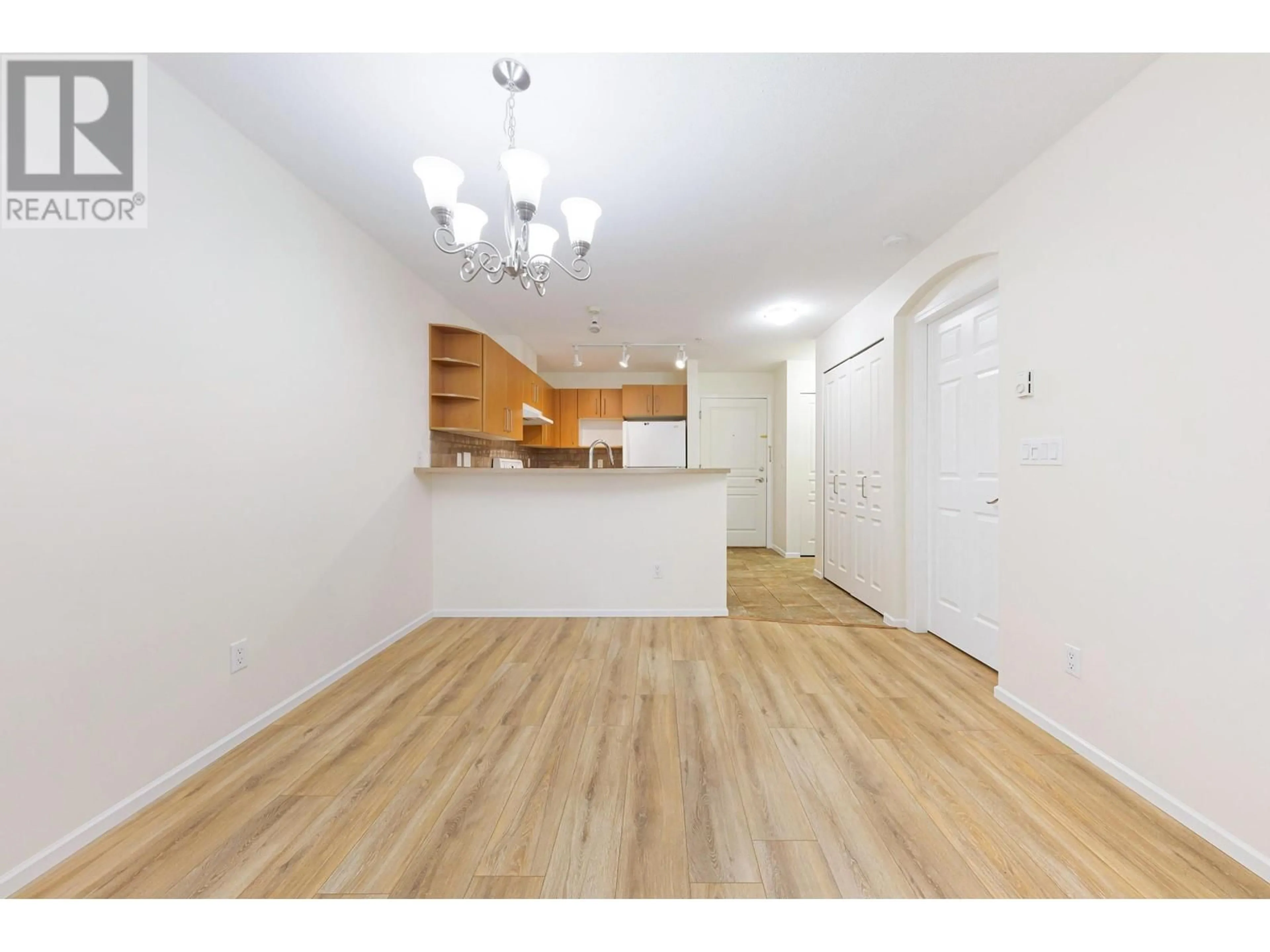 A pic of a room for 313 - 7330 SALISBURY AVENUE, Burnaby British Columbia V5E4N8