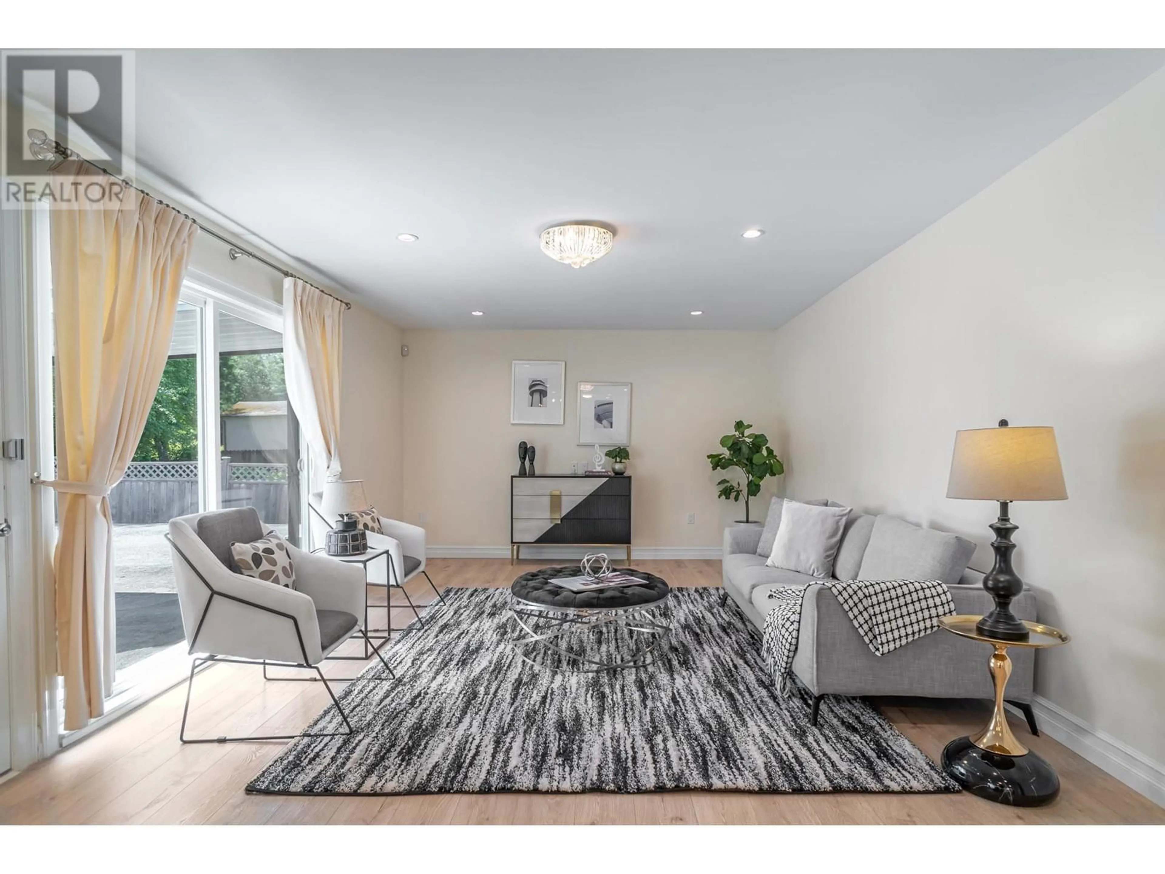Living room with furniture, unknown for 10480 BLUNDELL ROAD, Richmond British Columbia V6Y1L1