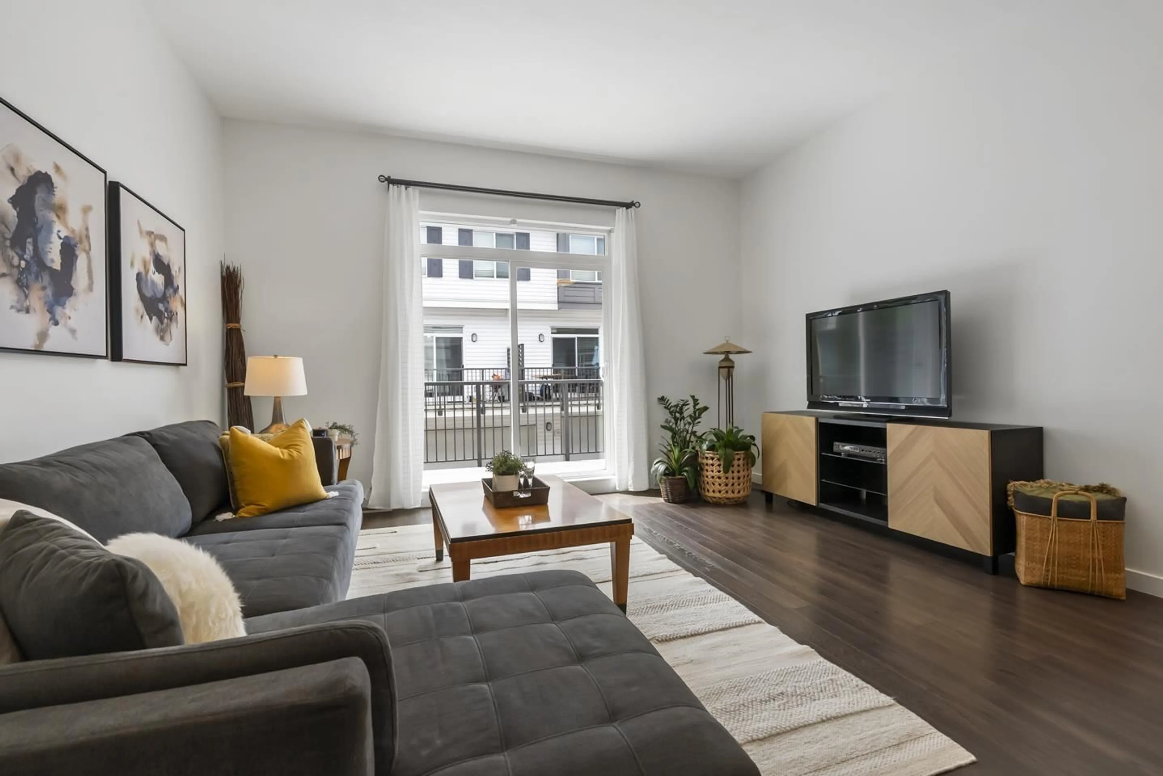 Living room with furniture, unknown for 98 - 8130 136A, Surrey British Columbia V3W1H9