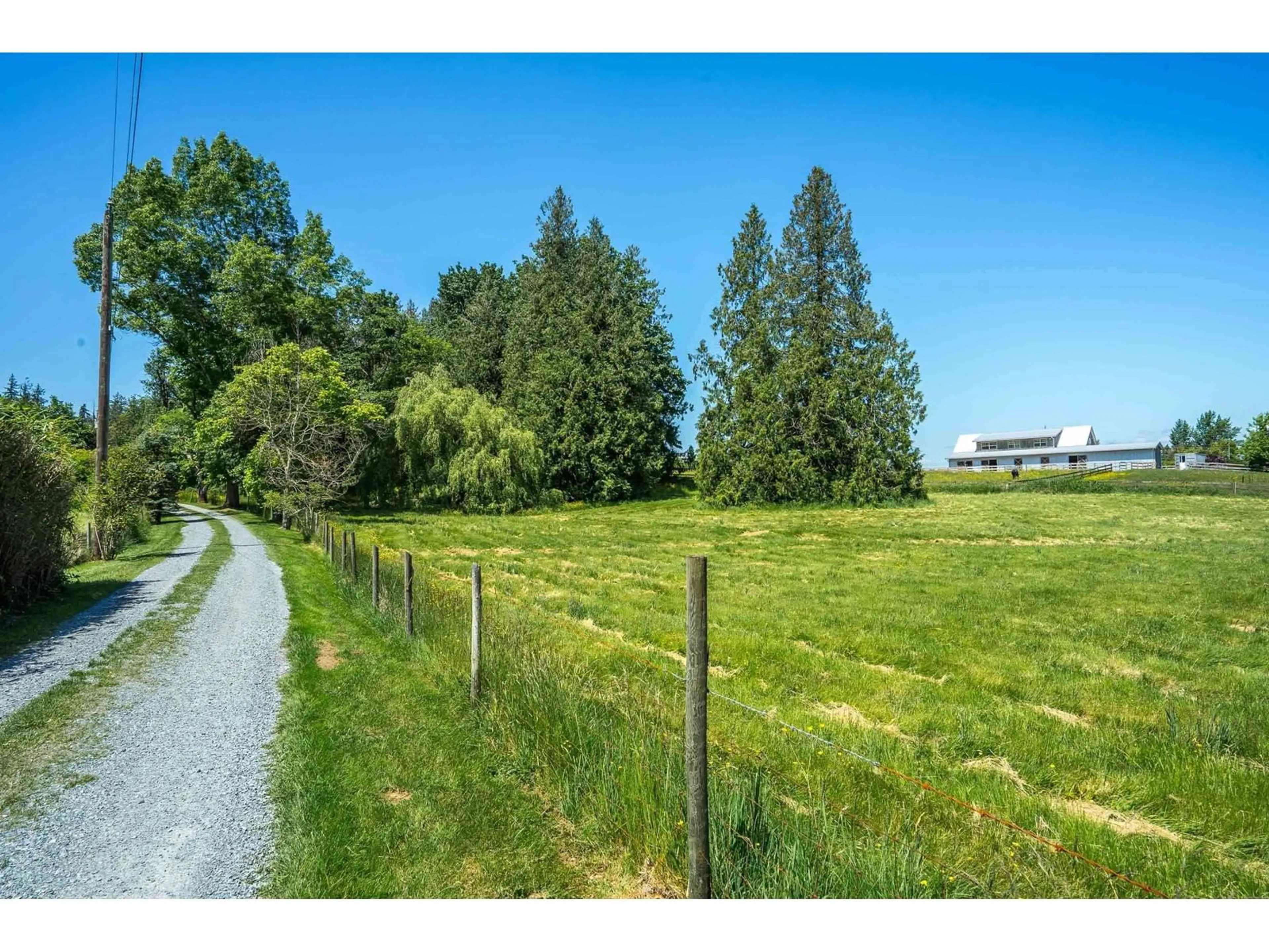 A pic from outside/outdoor area/front of a property/back of a property/a pic from drone, unknown for 333 224, Langley British Columbia V2Z2V6