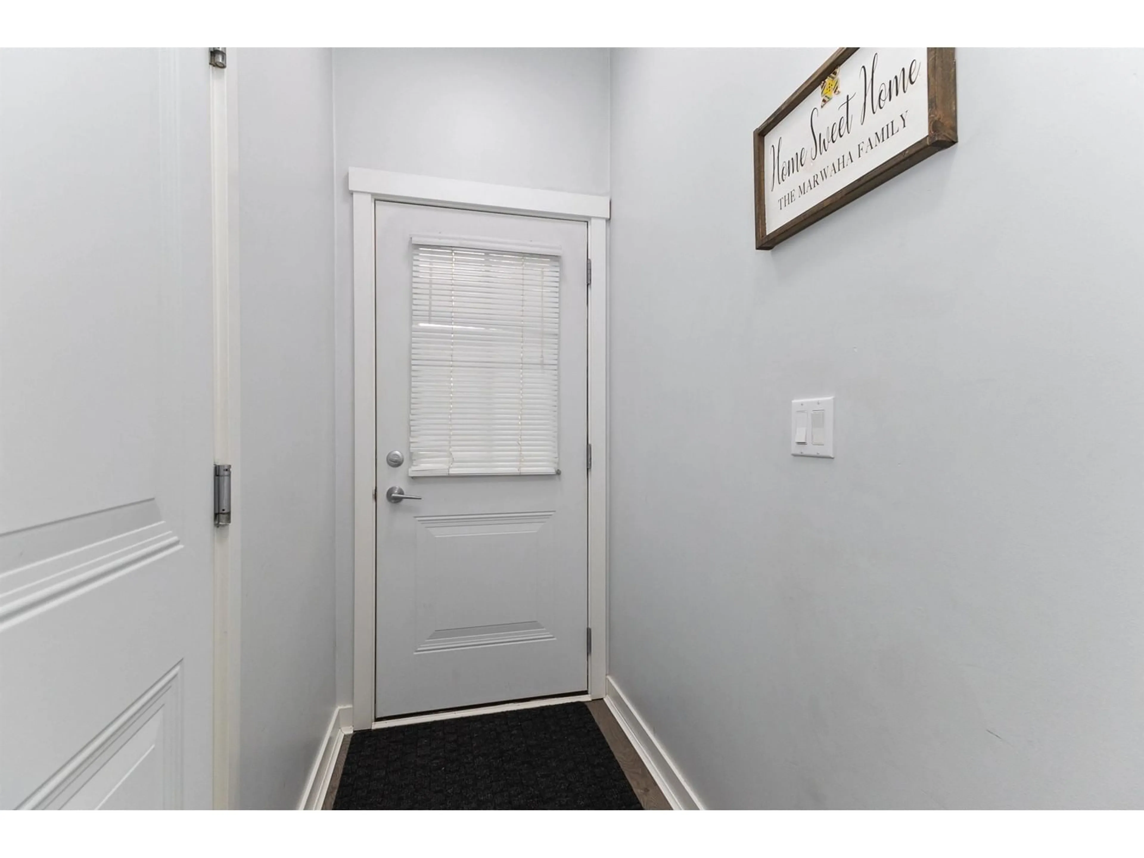 Indoor entryway for 56 - 31032 WESTRIDGE, Abbotsford British Columbia V2T0C6