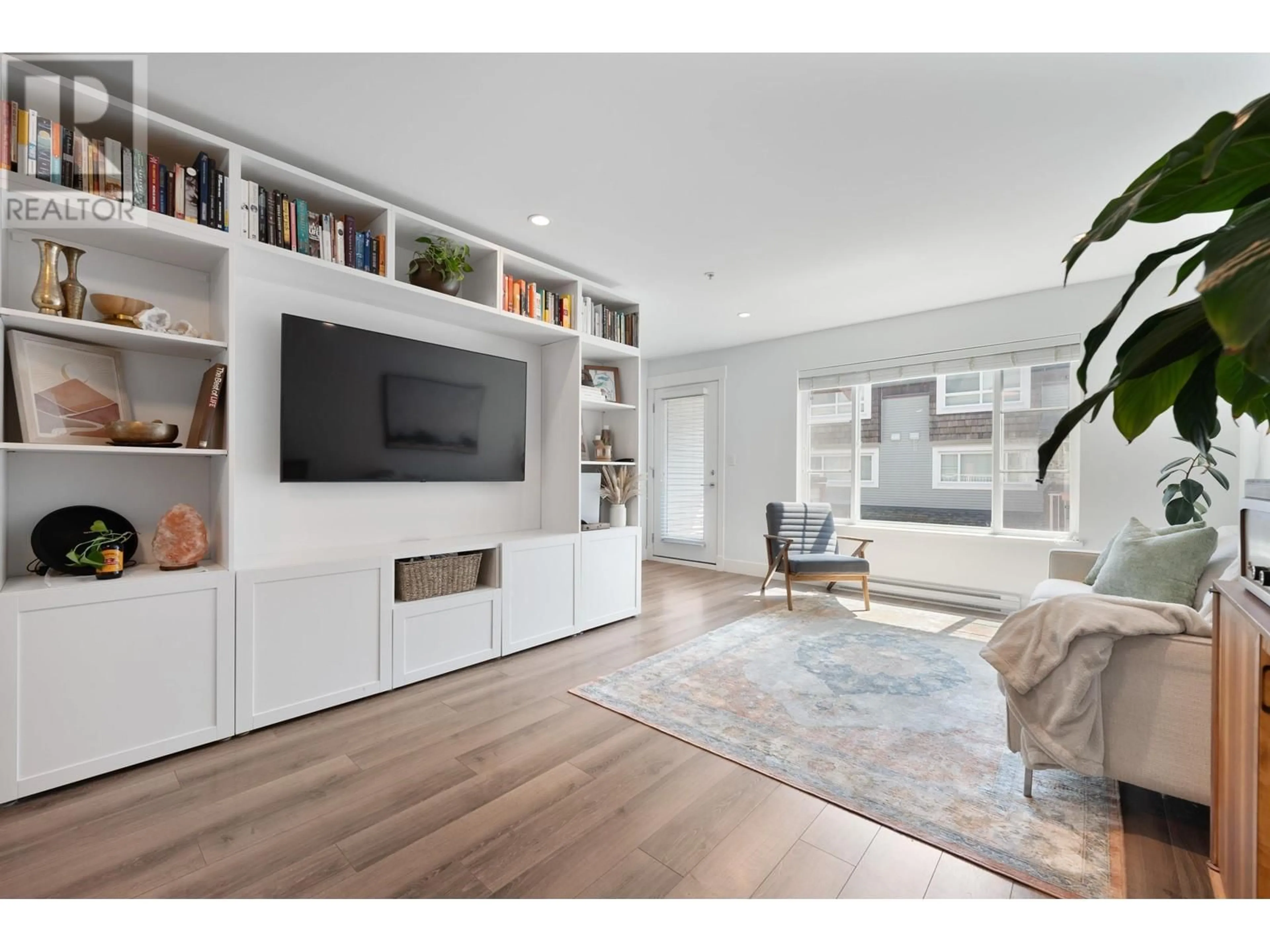 Living room with furniture, wood/laminate floor for 45 - 23651 132 AVENUE, Maple Ridge British Columbia V4R0E9