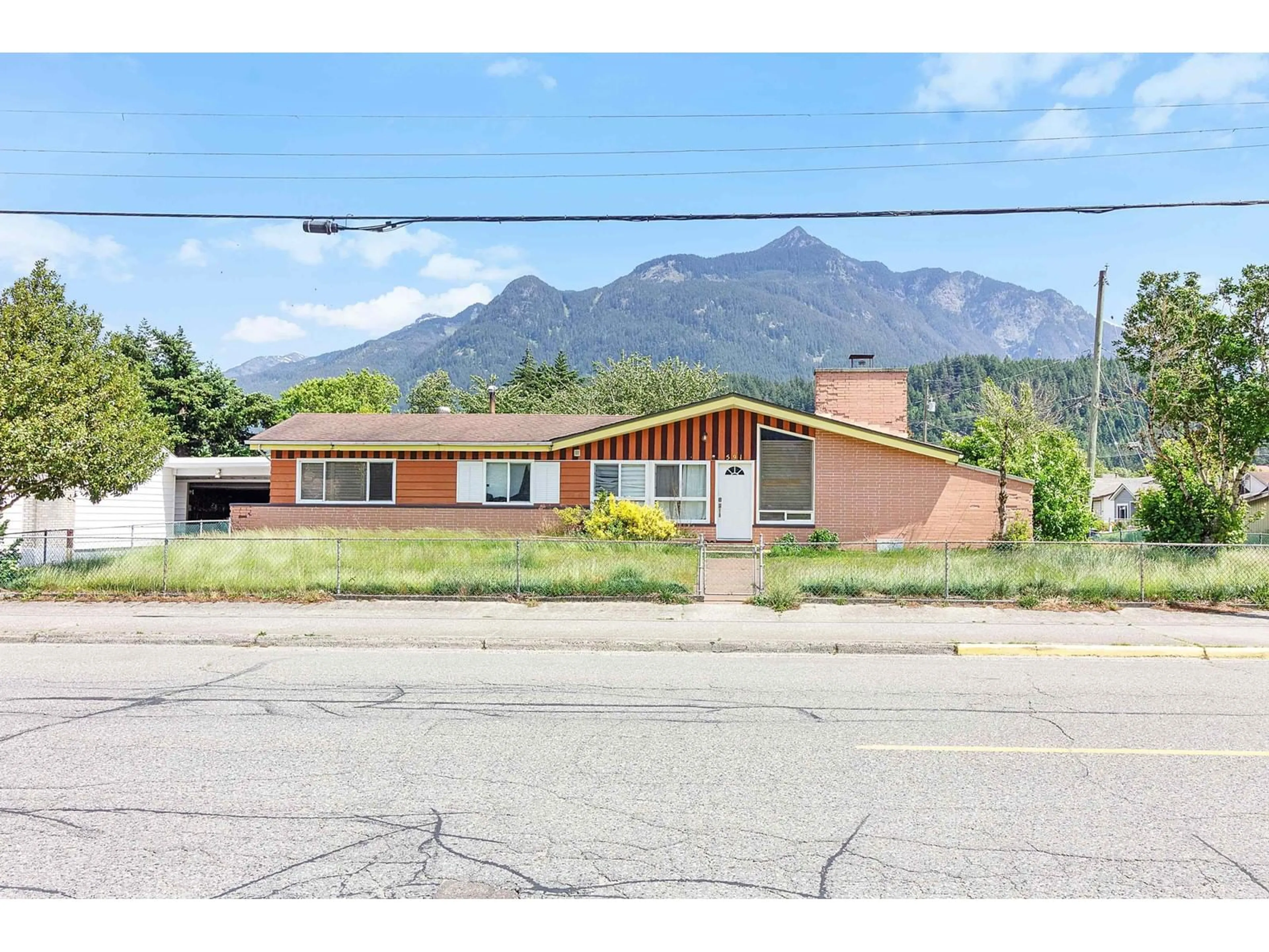 Unknown for 591 5TH AVENUE, Hope British Columbia V0X1L0