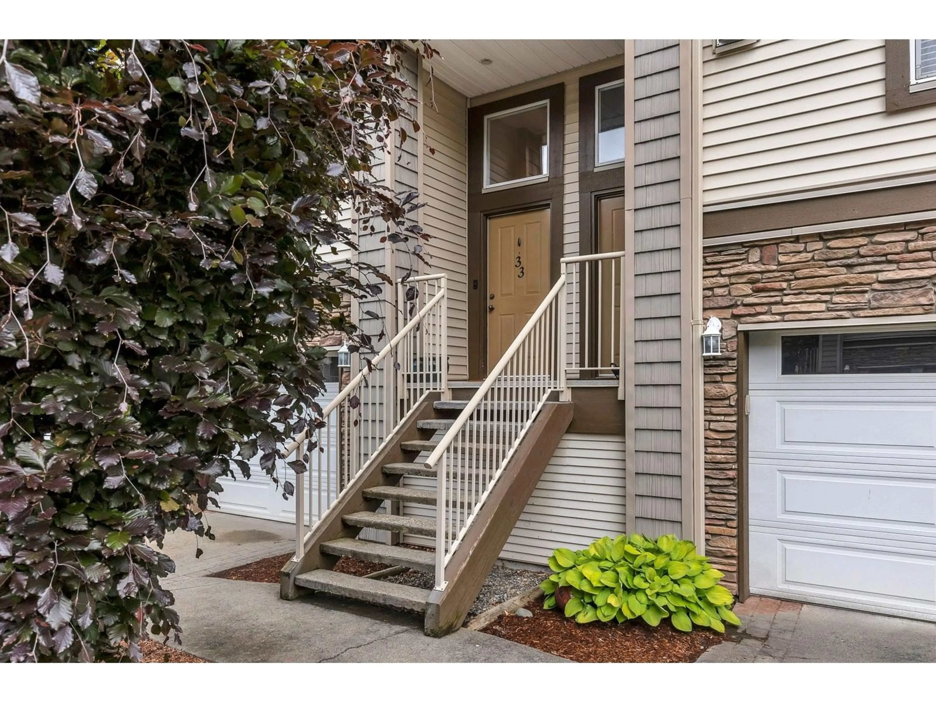 Indoor entryway for 33 - 46778 HUDSON ROAD, Chilliwack British Columbia V2R0K4