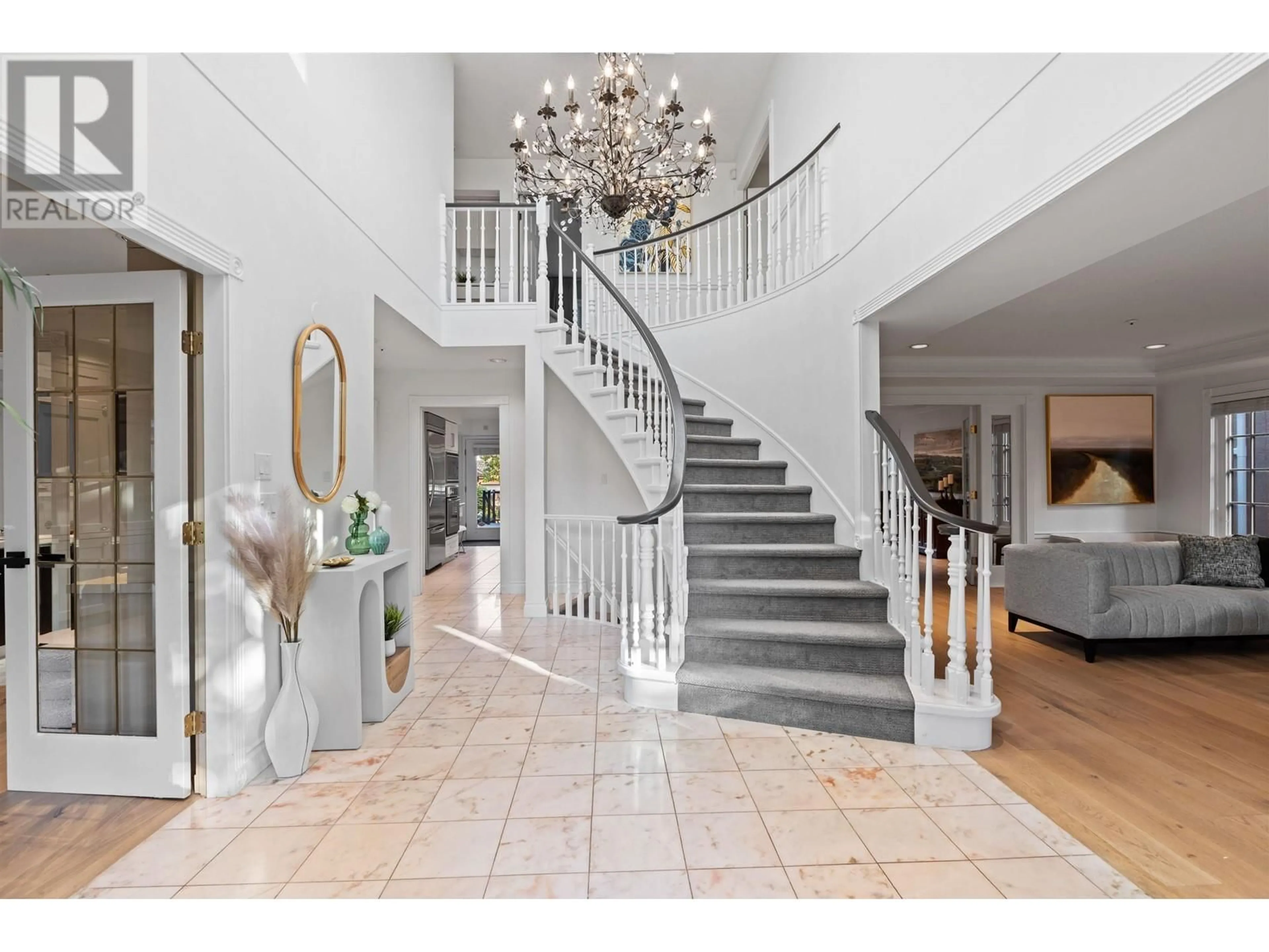 Indoor foyer for 2318 OLIVER CRESCENT, Vancouver British Columbia V6L1S5