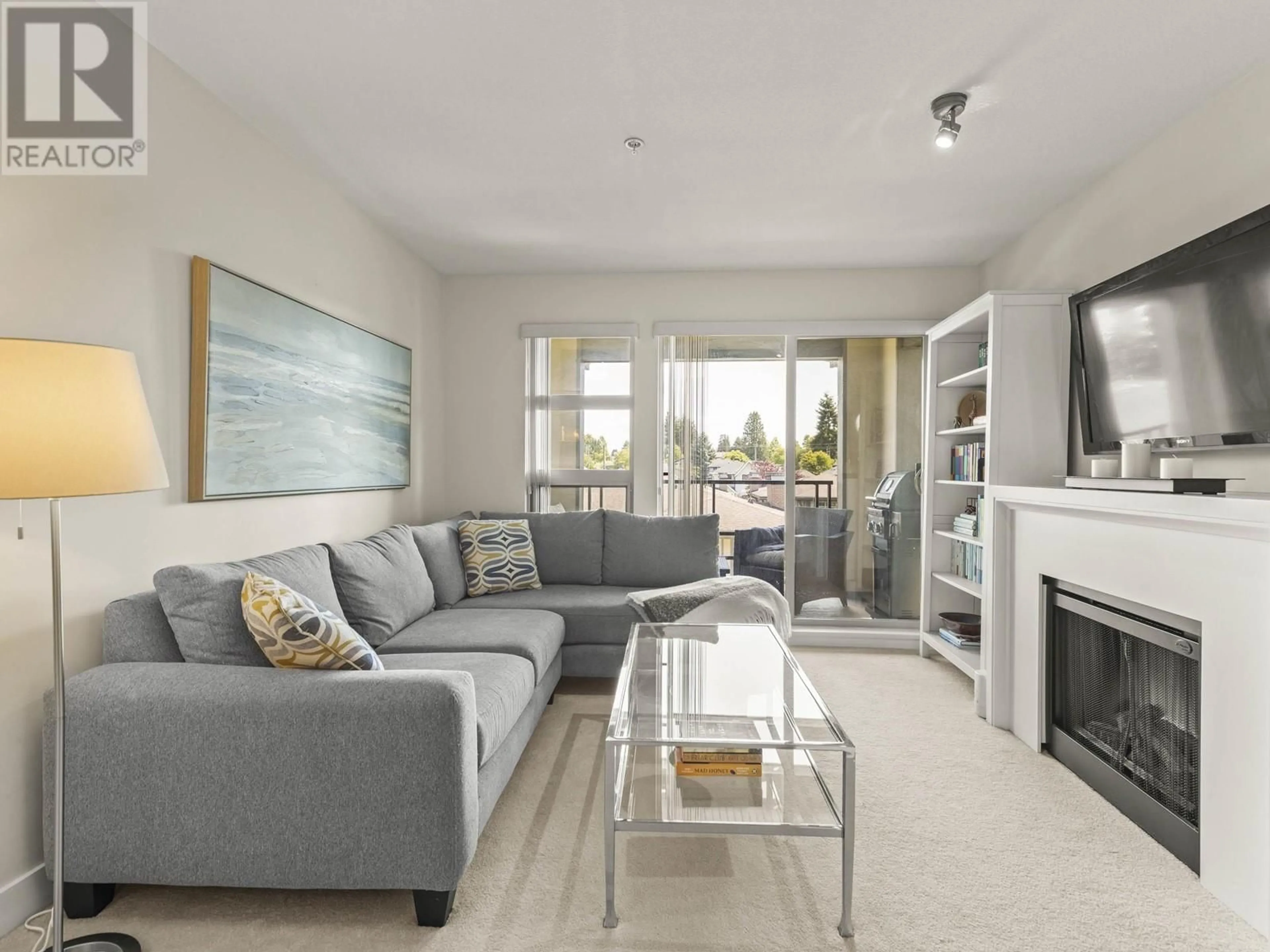 Living room with furniture, unknown for 313 - 738 29 AVENUE, Vancouver British Columbia V5V0B6