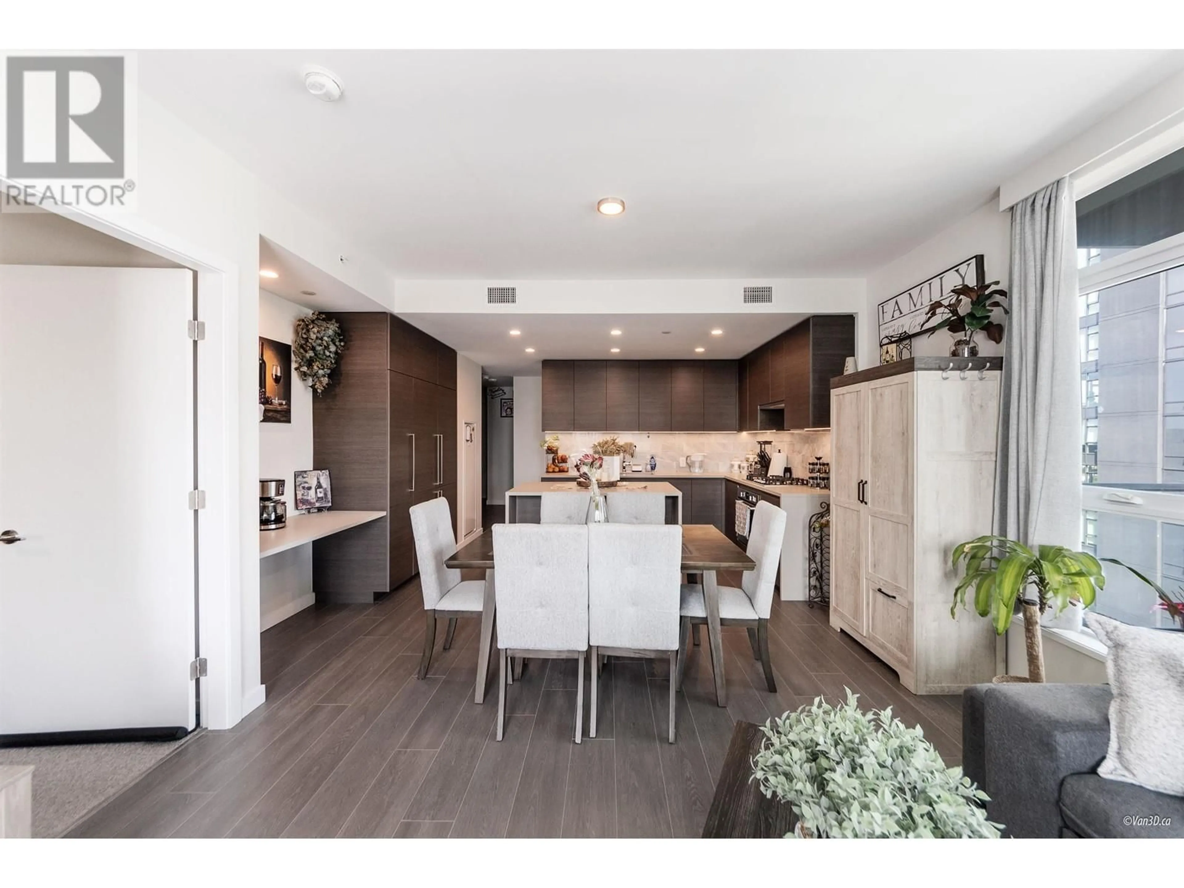 Open concept kitchen, unknown for 1608 - 2186 GILMORE AVENUE, Burnaby British Columbia V5C0N7