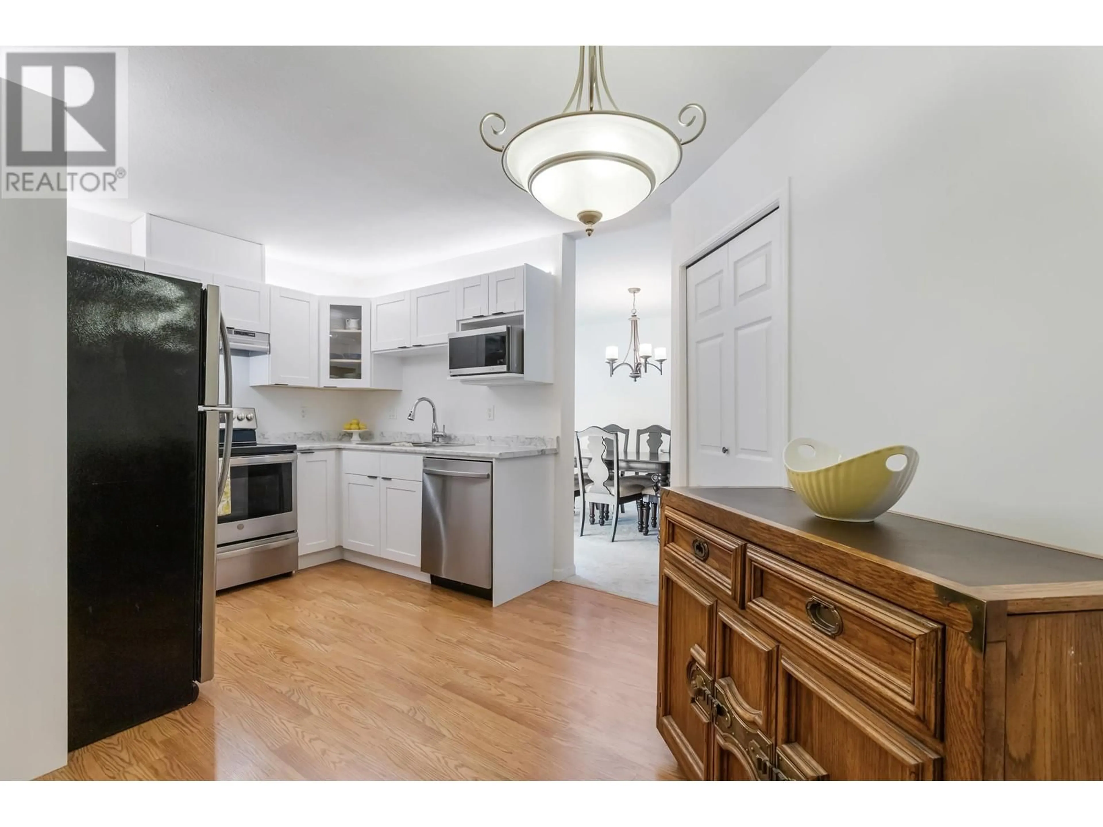 Standard kitchen, unknown for 311 - 22611 116 AVENUE, Maple Ridge British Columbia V2X0W7
