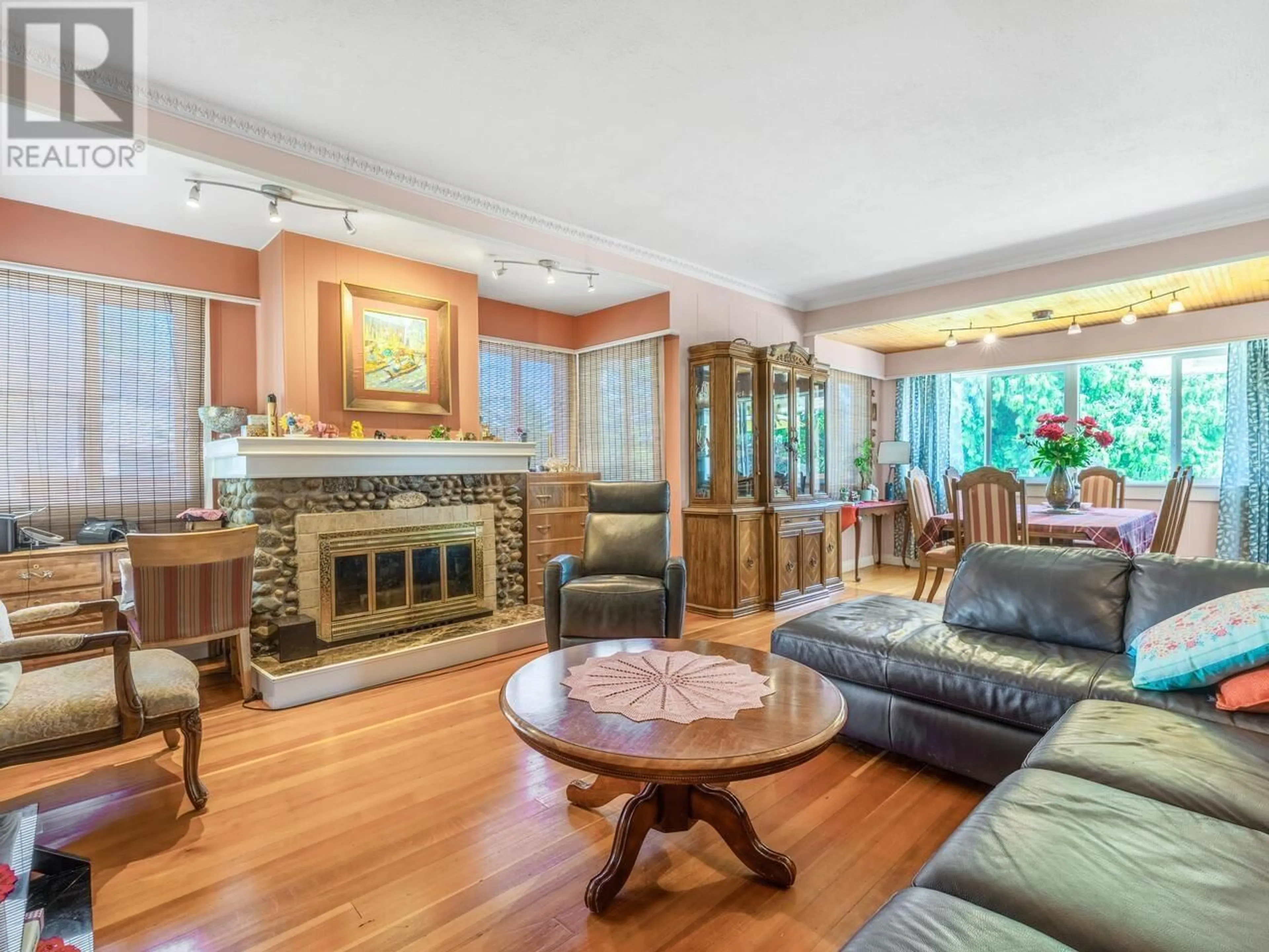 Living room with furniture, wood/laminate floor for 1504 EIGHTH AVENUE, New Westminster British Columbia V3M2S4