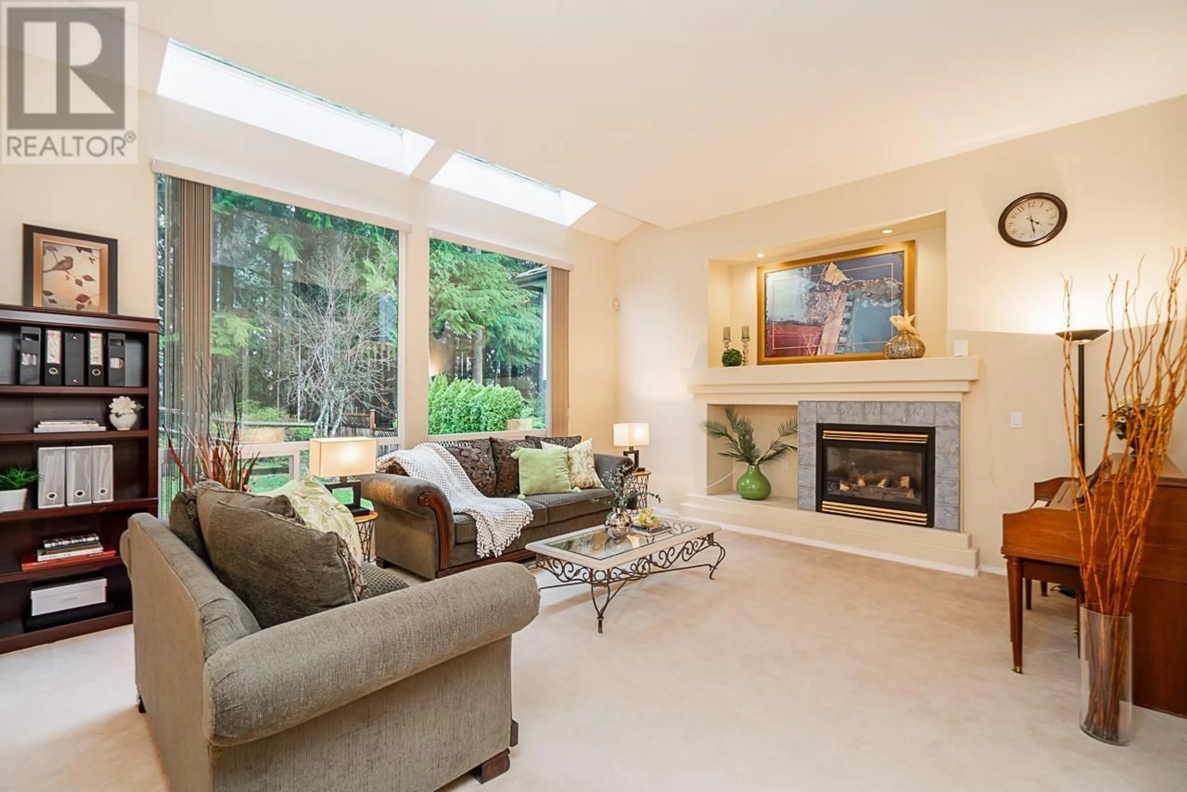 Living room with furniture, unknown for 3259 PINEHURST PLACE, Coquitlam British Columbia V3E3K3