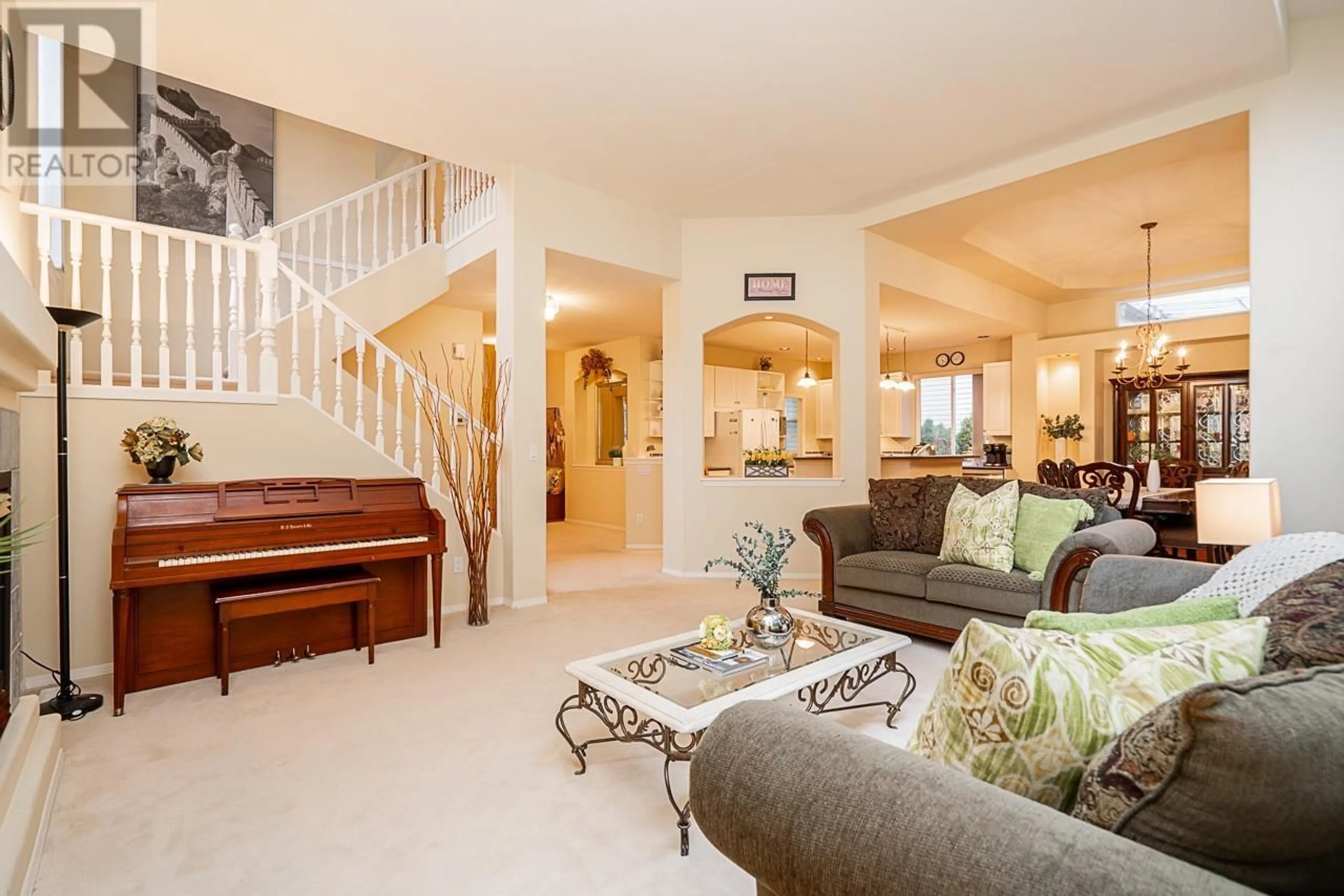 Living room with furniture, unknown for 3259 PINEHURST PLACE, Coquitlam British Columbia V3E3K3