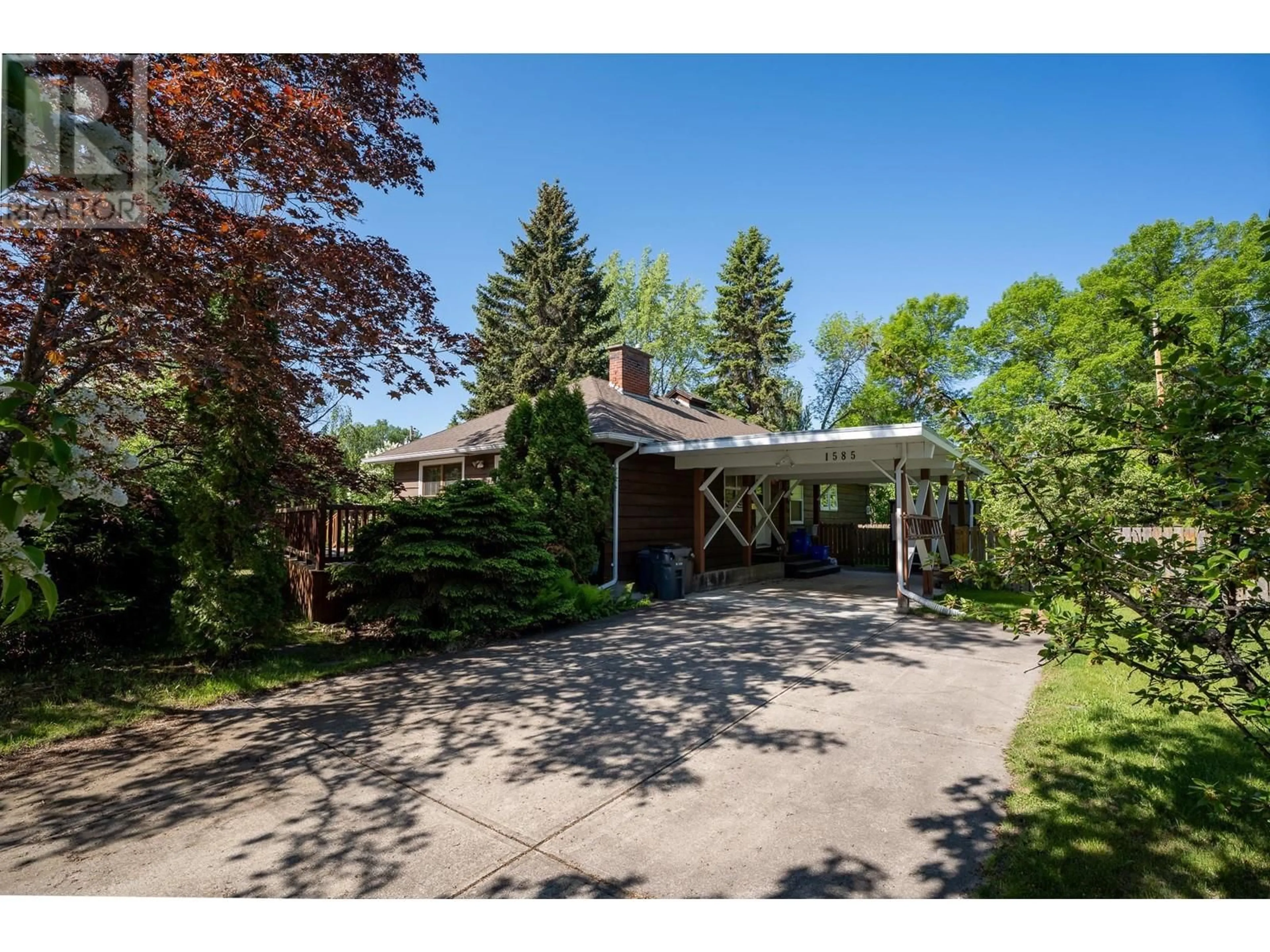 A pic from outside/outdoor area/front of a property/back of a property/a pic from drone, street for 1585 TAYLOR DRIVE, Prince George British Columbia V2L1A3