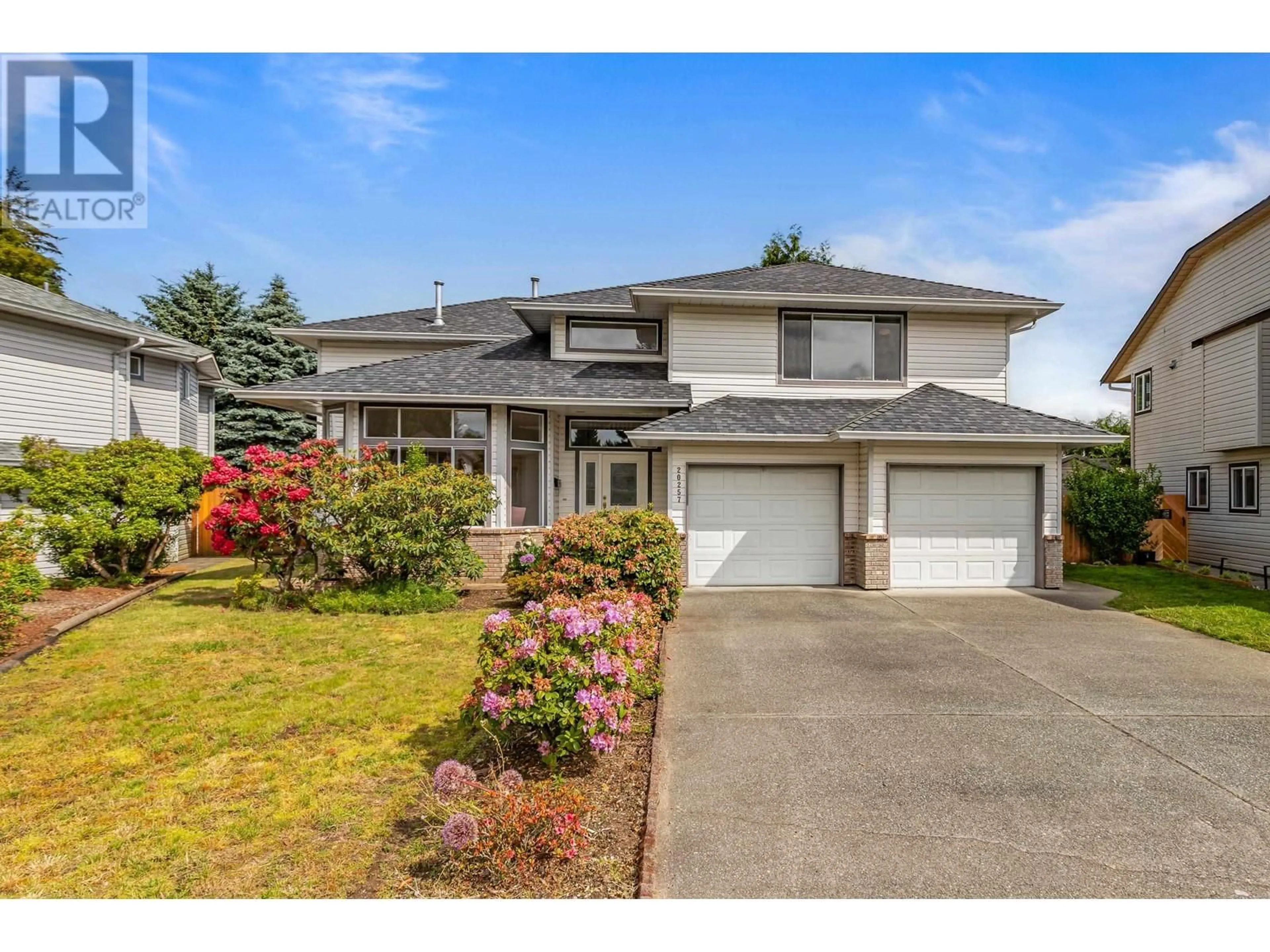 Home with vinyl exterior material, street for 20257 123 AVENUE, Maple Ridge British Columbia V2X4A6