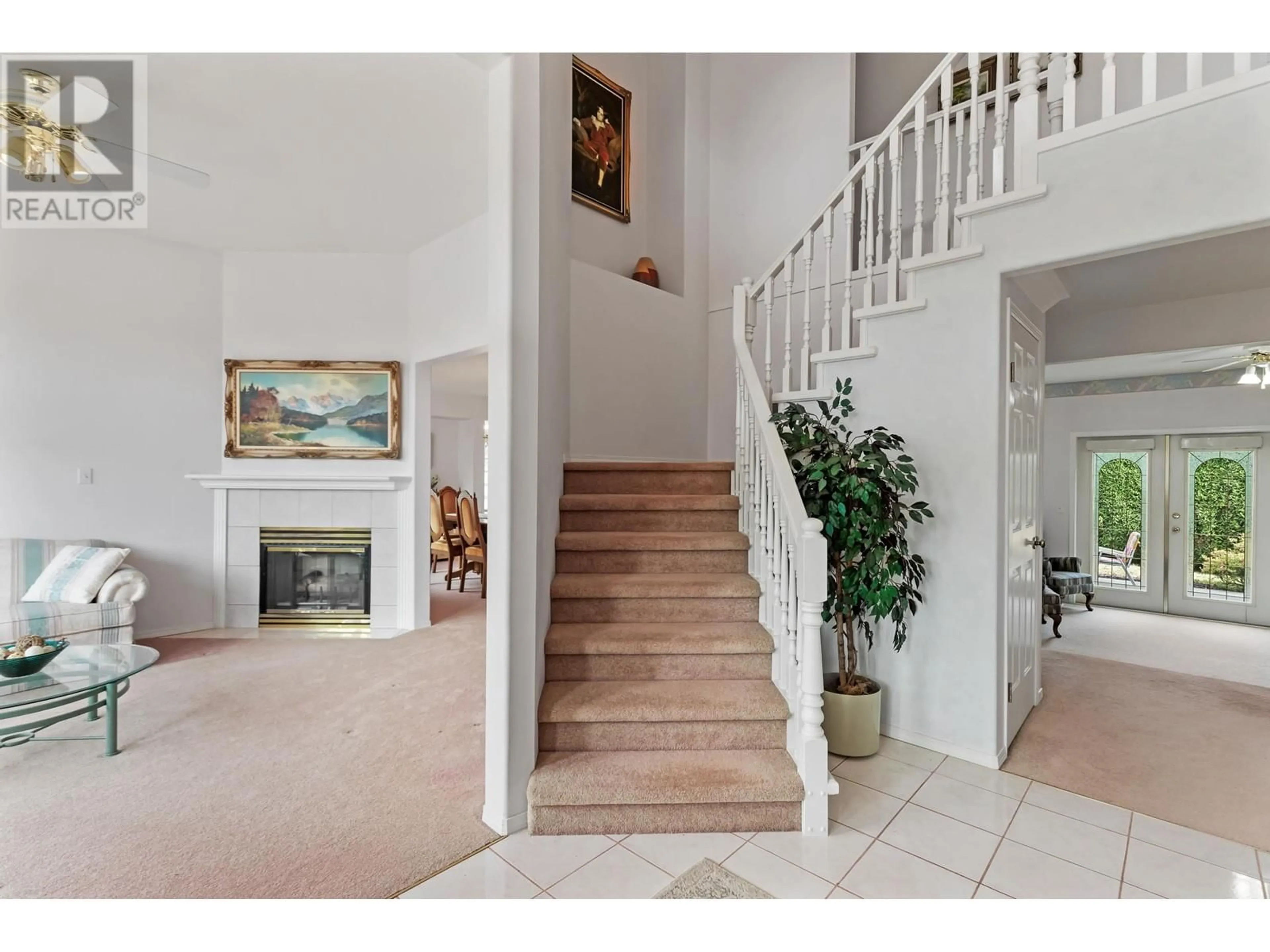 Indoor foyer for 20257 123 AVENUE, Maple Ridge British Columbia V2X4A6
